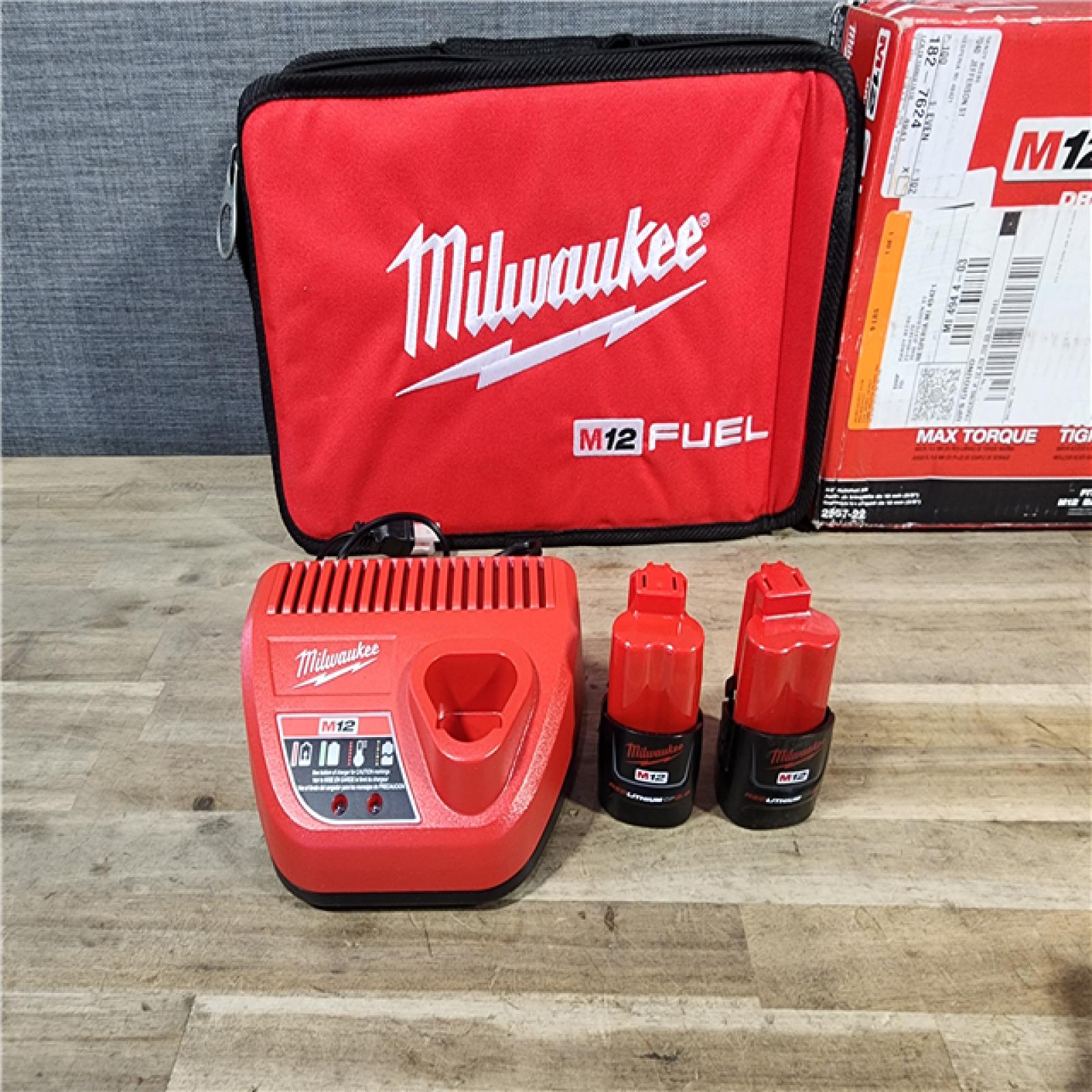 HOUSTON LOCATION - AS-IS Milwaukee M12 FUEL 12-Volt Lithium-Ion Brushless Cordless 3/8 in. Ratchet Kit with (2) 2.0Ah Batteries, Charger & Tool Bag