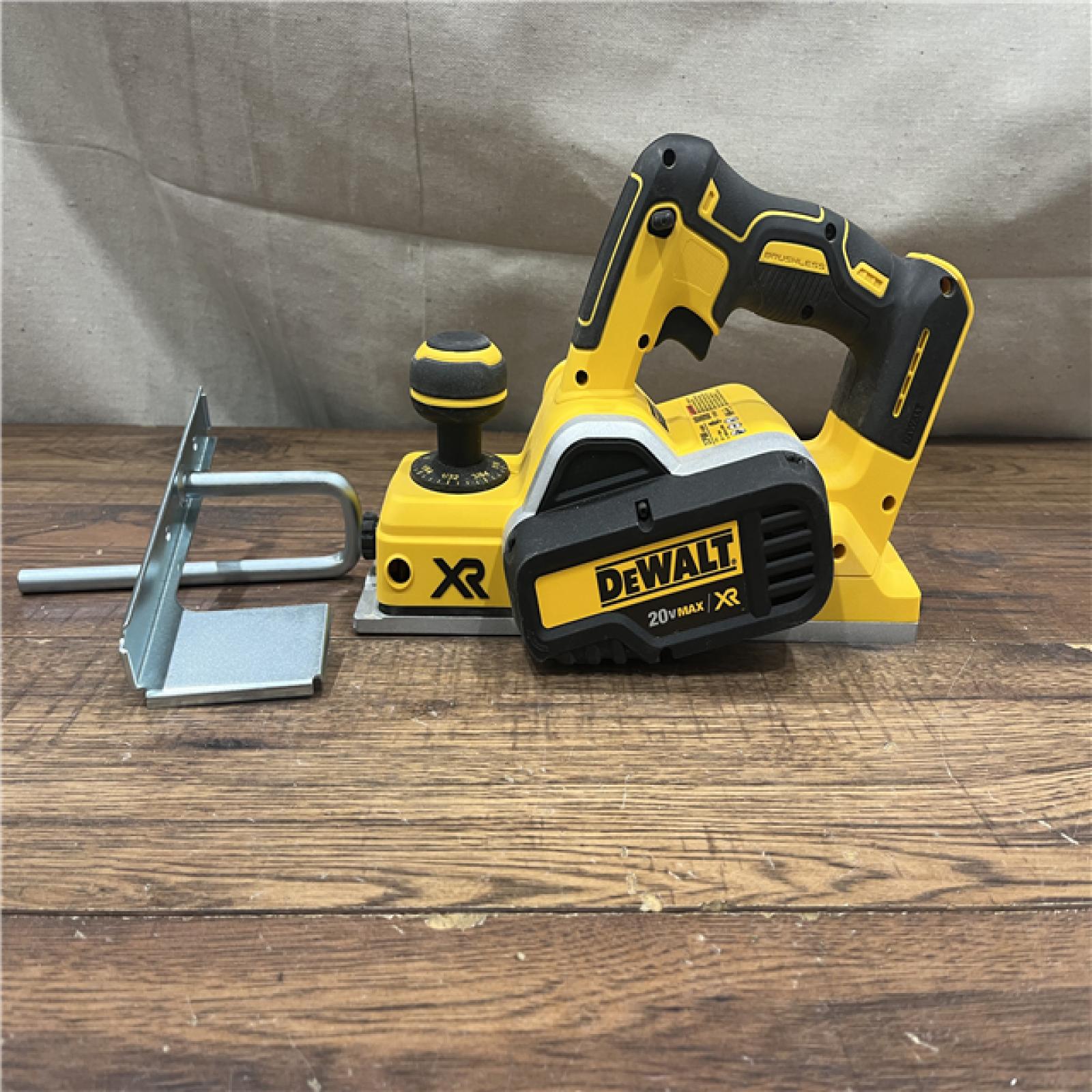 AS-IS DEWALT DCP580B 20V MAX Lithium Ion Brushless Planer