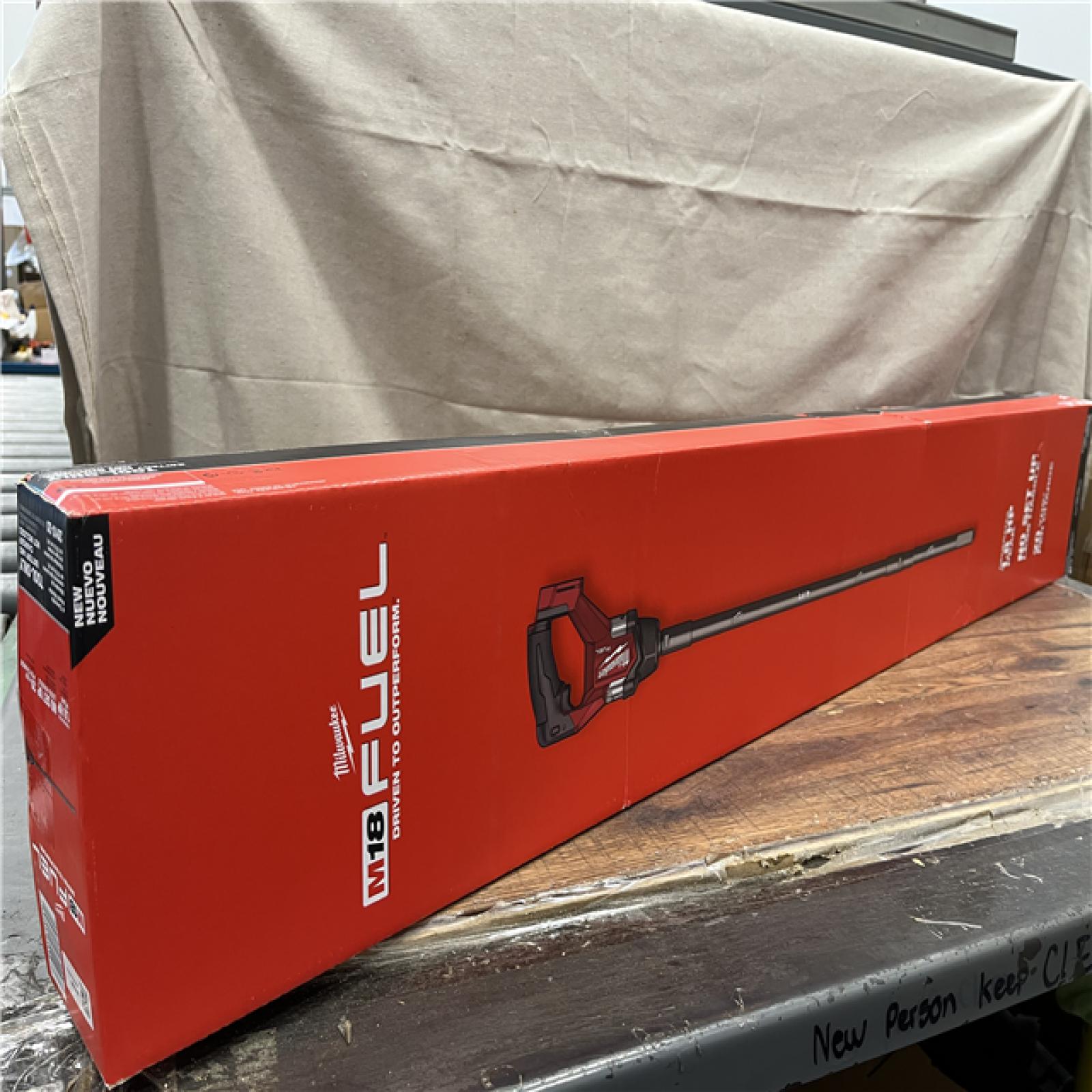 NEW Milwaukee 2910-20 M18 FUEL 4' Concrete Pencil Vibrator (Tool Only)