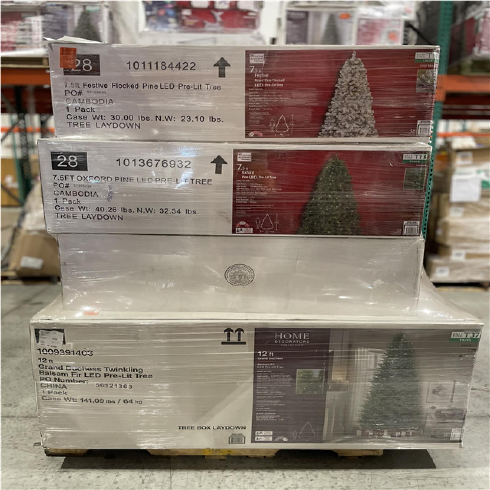 DALLAS LOCATION - AS-IS ASSORTED CHRISTMAS TRESS PALLET
