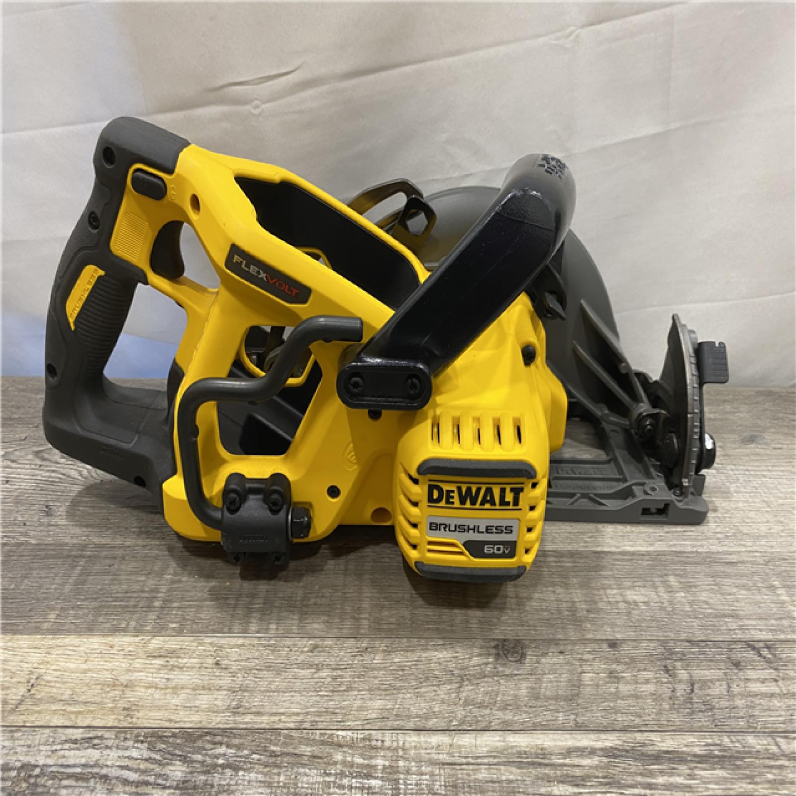 AS-IS DEWALT FLEXVOLT 60V MAX Cordless Brushless 7-1/4 in. Wormdrive Style Circular Saw (Tool Only)