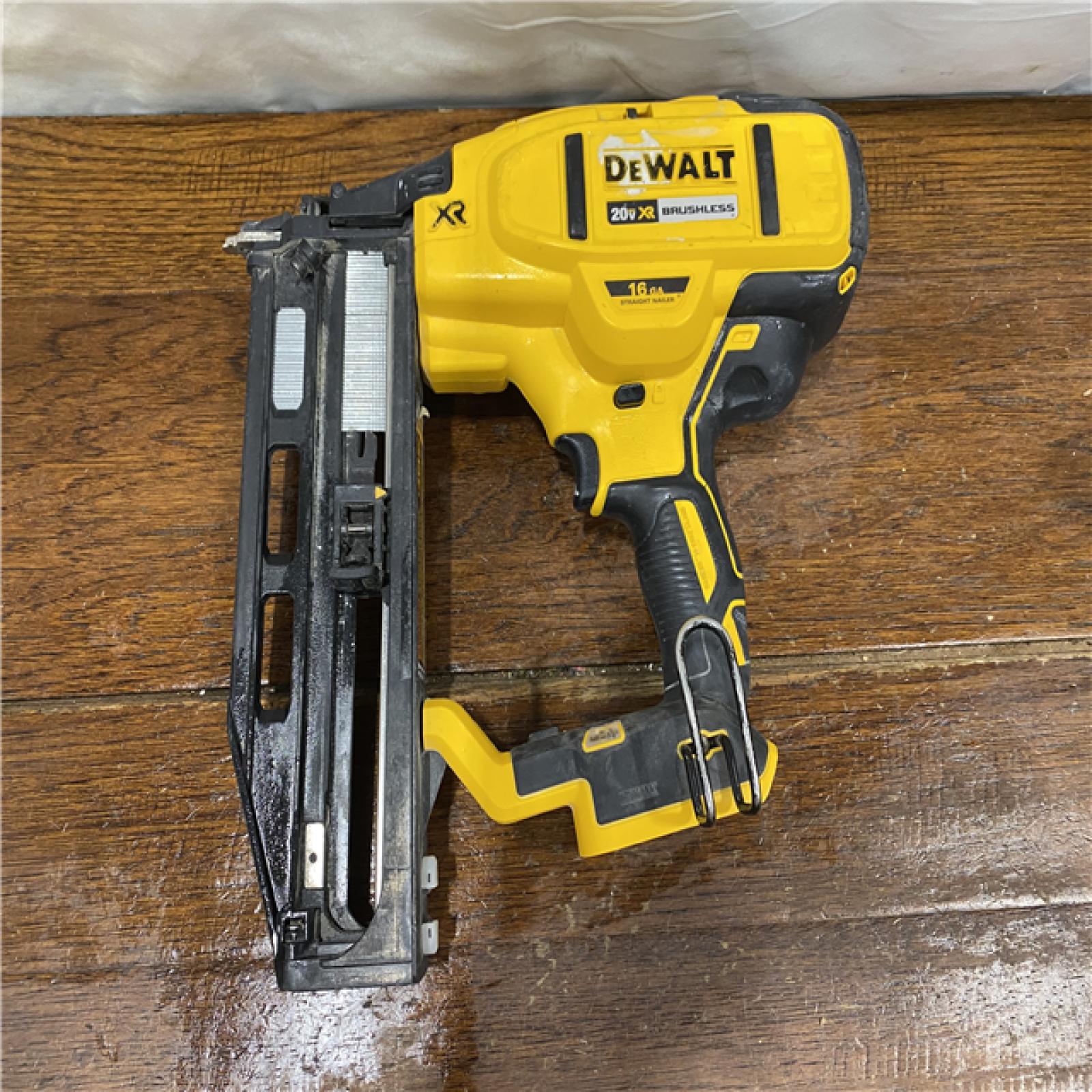 AS-IS DEWALT 20V MAX XR 16-Gauge Lithium-Ion Cordless Finish Nailer (Tool Only)