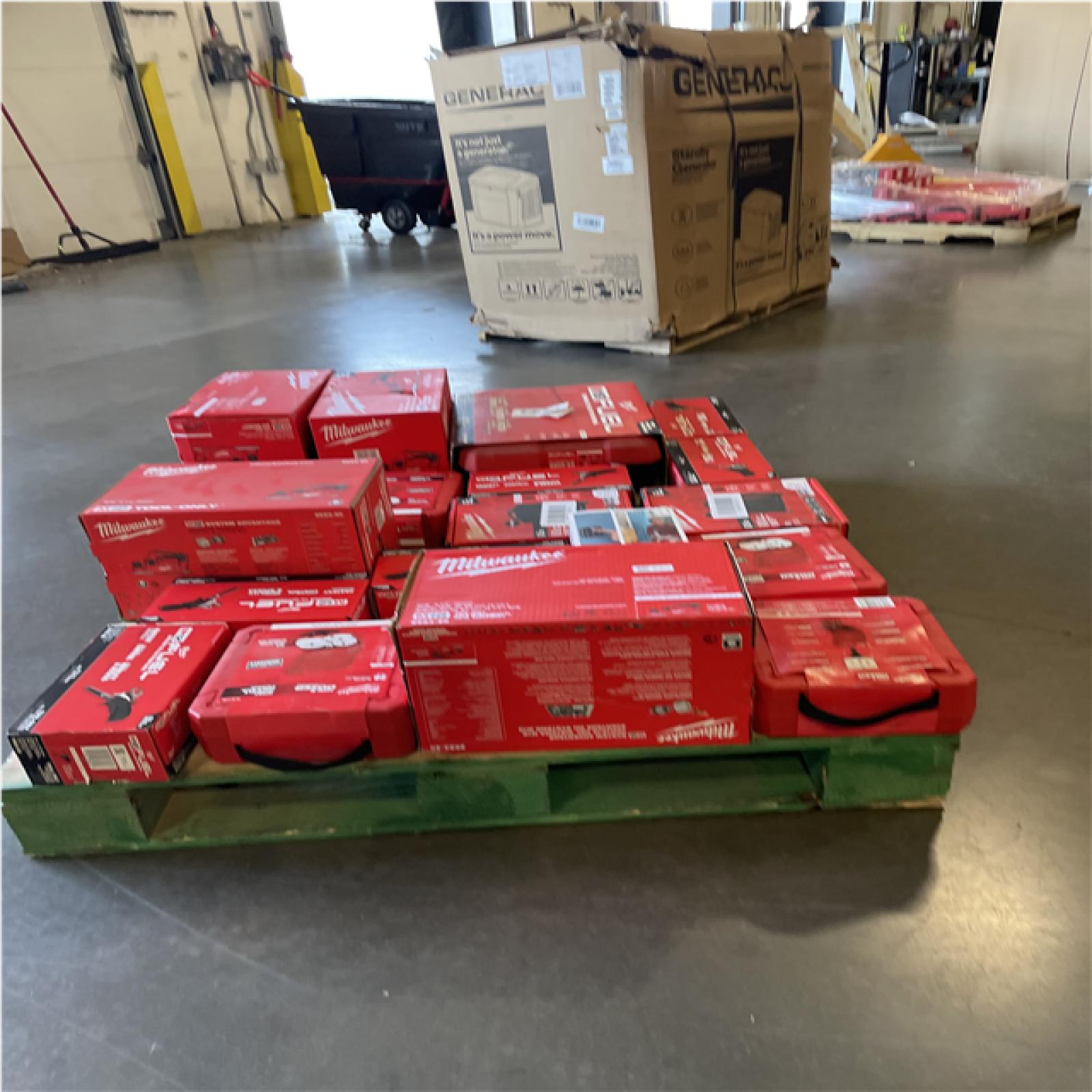 DALLAS LOCATION- NEW!- Mixed Pallet