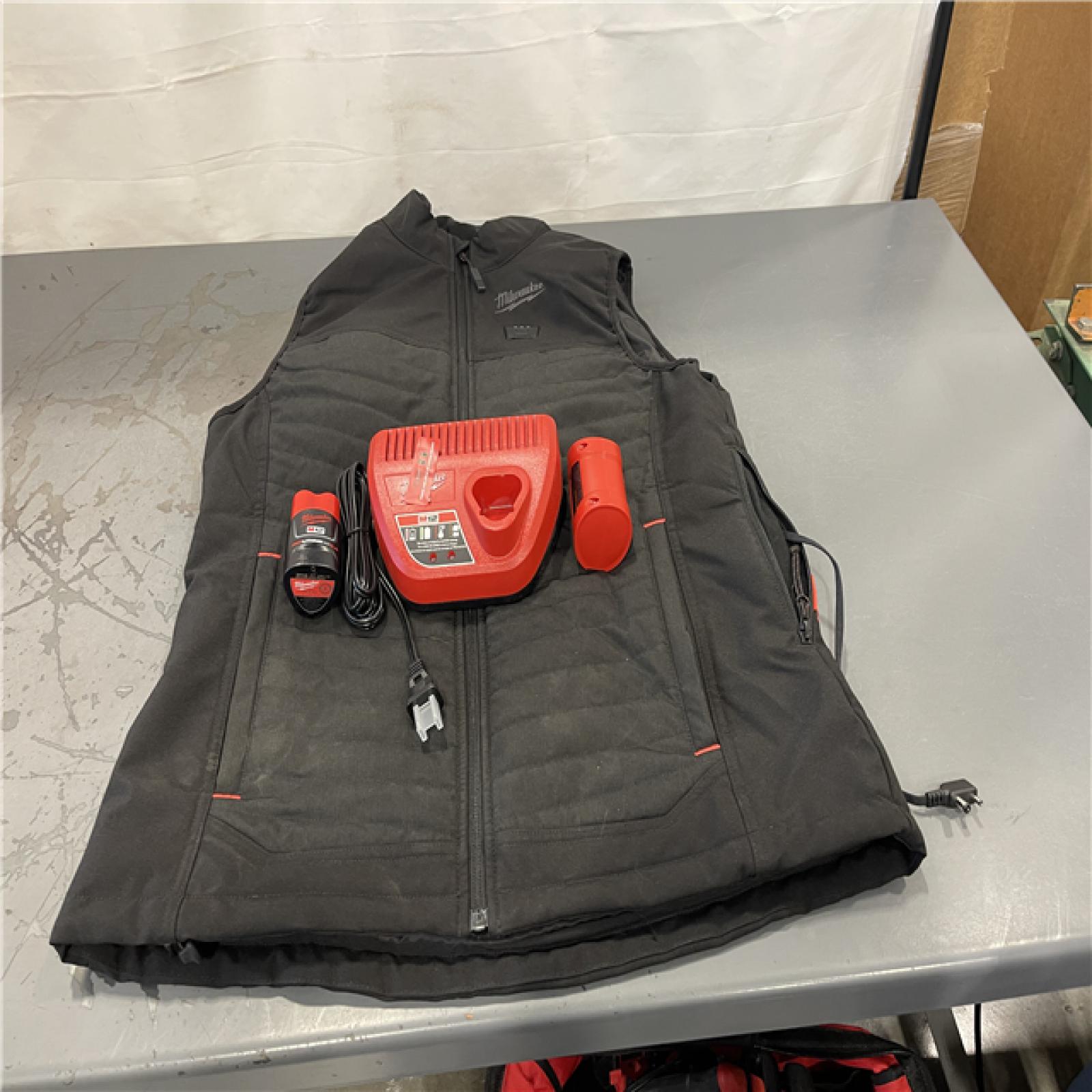 AS-IS- Milwaukee Women's M12 Heated AXIS Vest