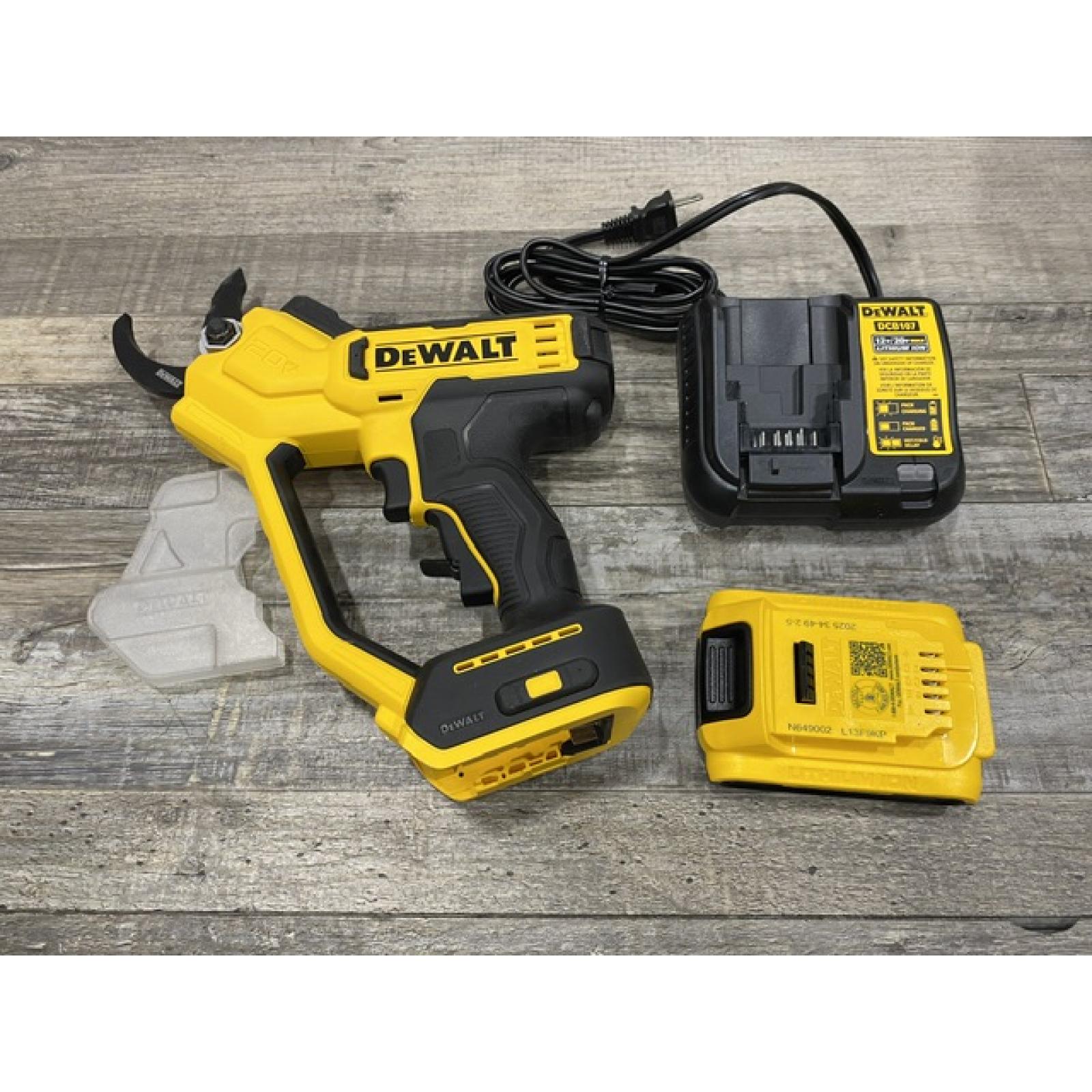 AS-IS DEWALT 20V MAX Cordless Battery Powered Pruner Kit