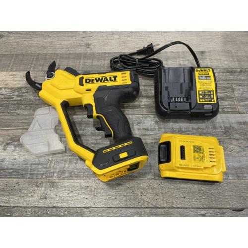 AS-IS DEWALT 20V MAX Cordless Battery Powered Pruner Kit