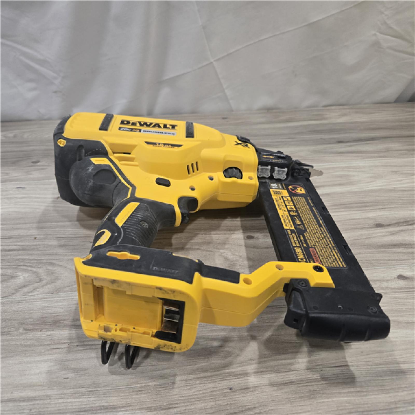AS-IS DeWalt 20V MAX XR Cordless 18-Gauge Brad Nailer (Tool Only)