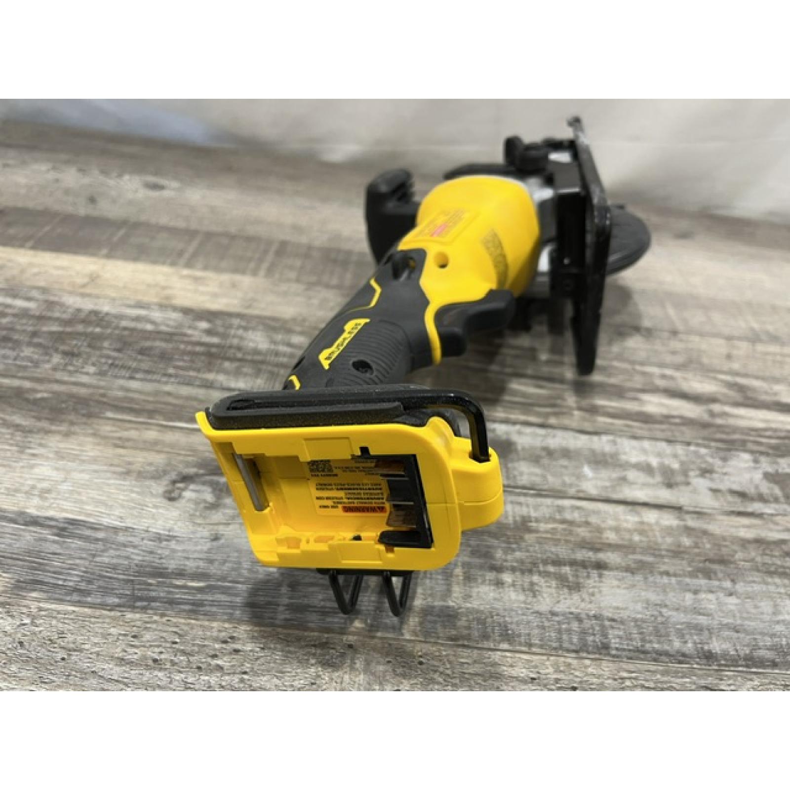 AS-IS DEWALT ATOMIC 20V MAX Cordless Brushless 4-1/2 in. Circular Saw (Tool Only)