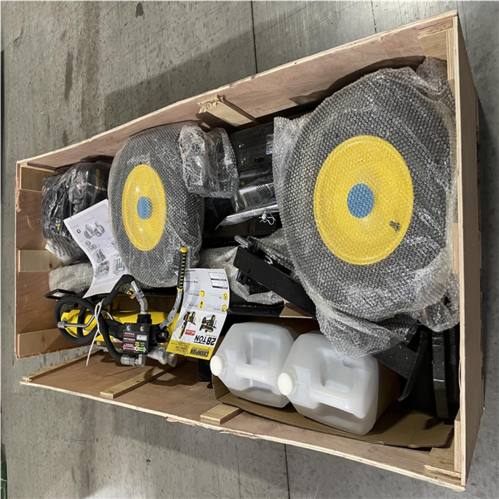 DALLAS LOCATION- AS-IS CHAMPION 28-Ton 224cc Vertical/Horizontal Op Log Splitter w/ Funnel & Hydraulic Oil