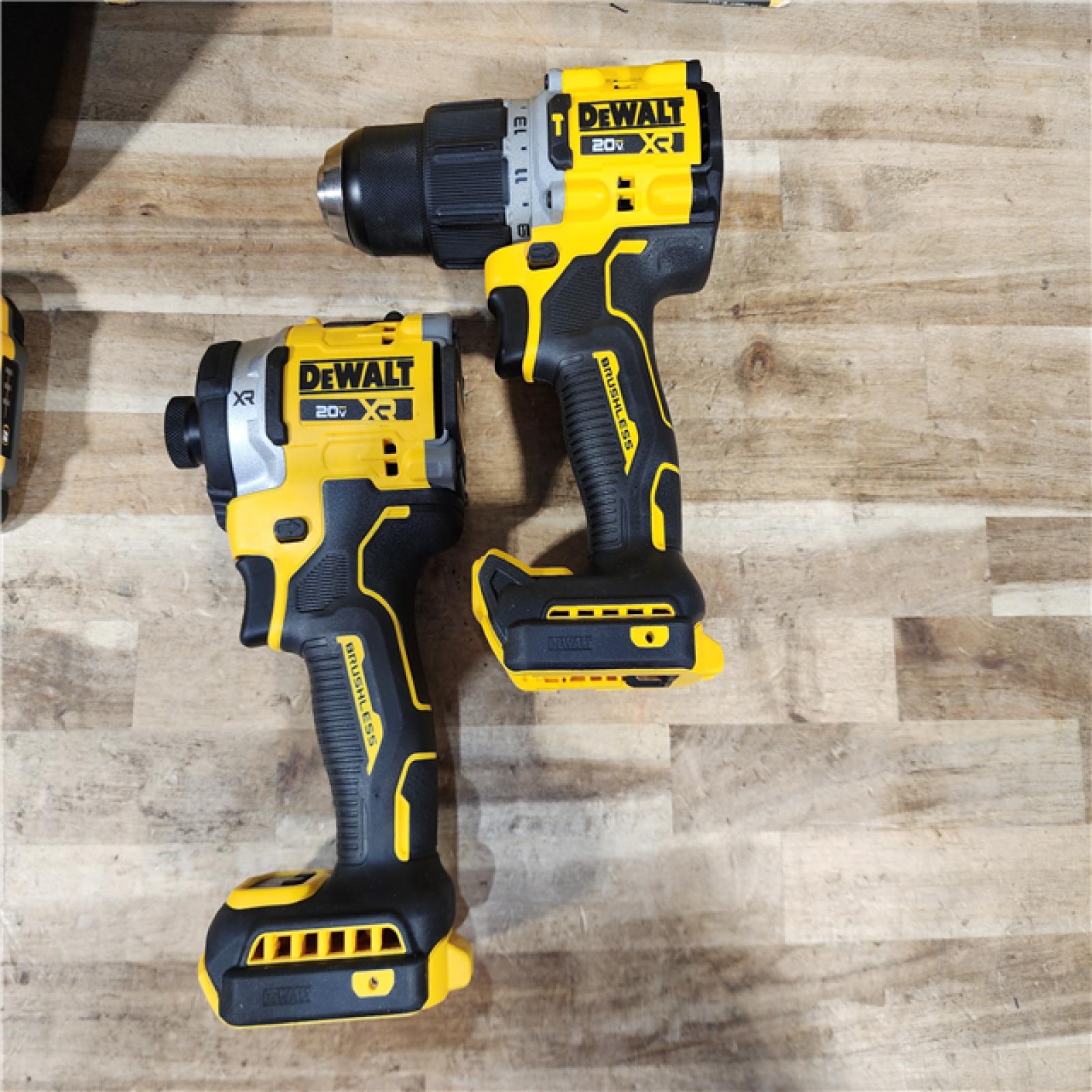 HOUSTON LOCATION - AS-IS DEWALT 20V Lithium-Ion Cordless 2-Tool Combo Kit with 20V/60V FLEXVOLT 9 Ah Battery  4 Ah Battery and Charger
