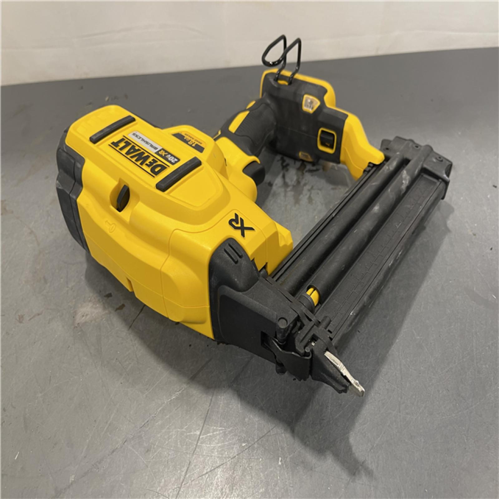 AS-IS - DeWalt 20V MAX XR Lithium-Ion Electric Cordless 18-Gauge Brad Nailer