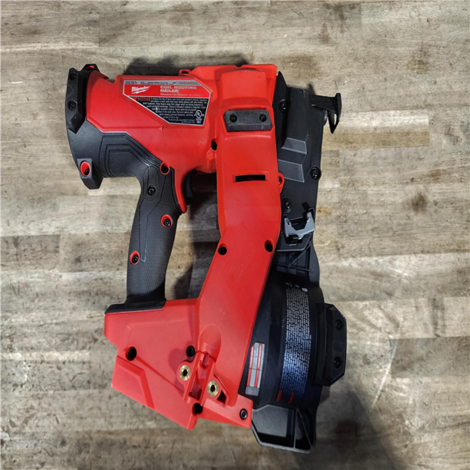 HOUSTON LOCATION - AS-IS Milwaukee M18 FUEL 18-Volt Lithium-Ion Brushless Cordless Coil Roofing Nailer (Tool Only)