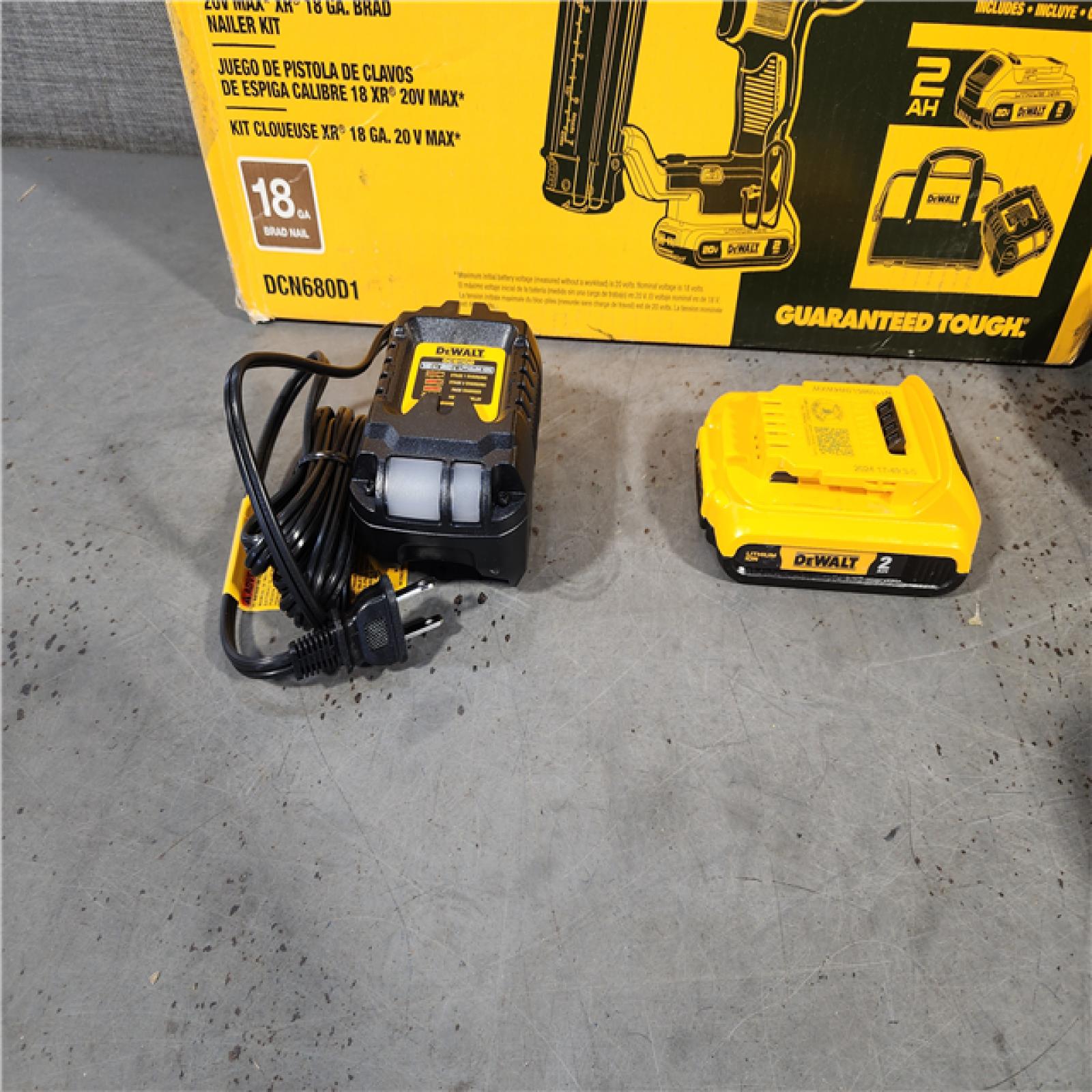 HOUSTON LOCATION - AS-IS (APPEARS LIKE NEW) DEWALT 20V MAX XR 18 Gauge Brad Nailer Kit
