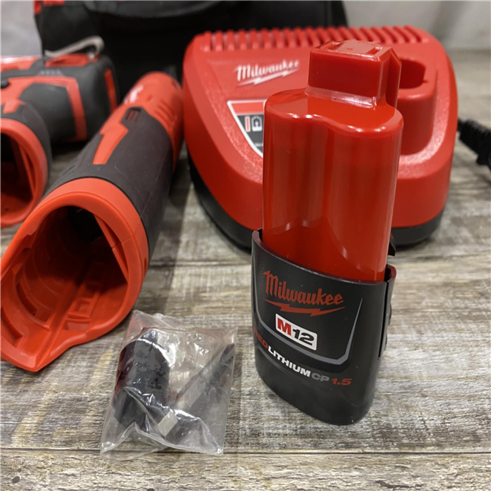 AS-IS Milwaukee 12V Lithium-Ion Cordless 3/8 in. Ratchet and Screwdriver Combo Kit