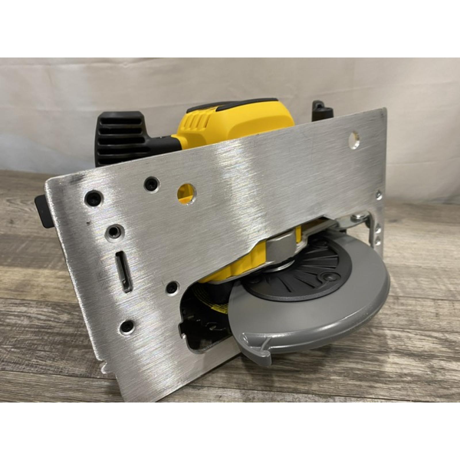 AS-IS DEWALT 20-Volt MAX 7-1/4 in. Cordless Circular Saw (Tool Only)