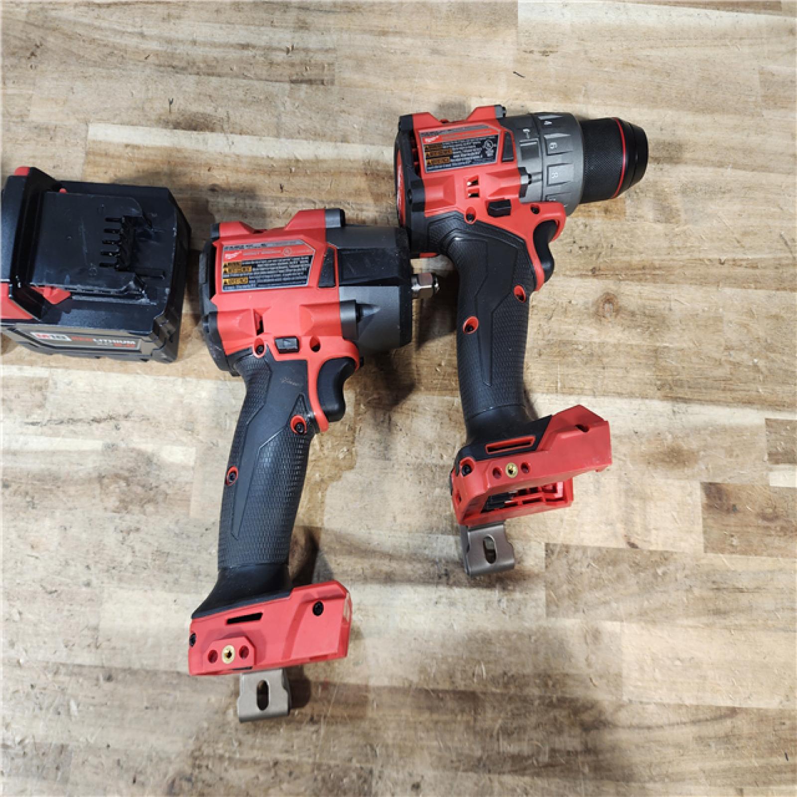 HOUSTON LOCATION - AS - IS Milwaukee 2 Tool Combo Kit W/ (2) Battery & Charger