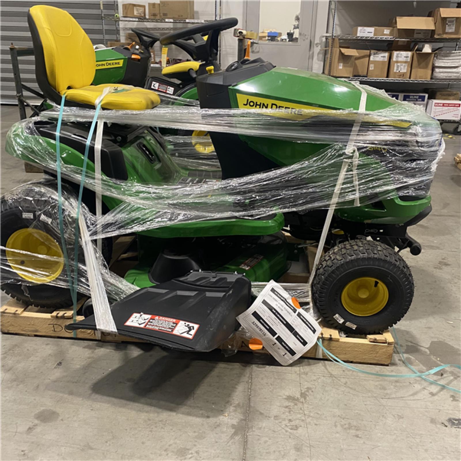 Dallas Location - As-Is Dallas Location - As-Is John Deere S140 lawn tractor - Mowers