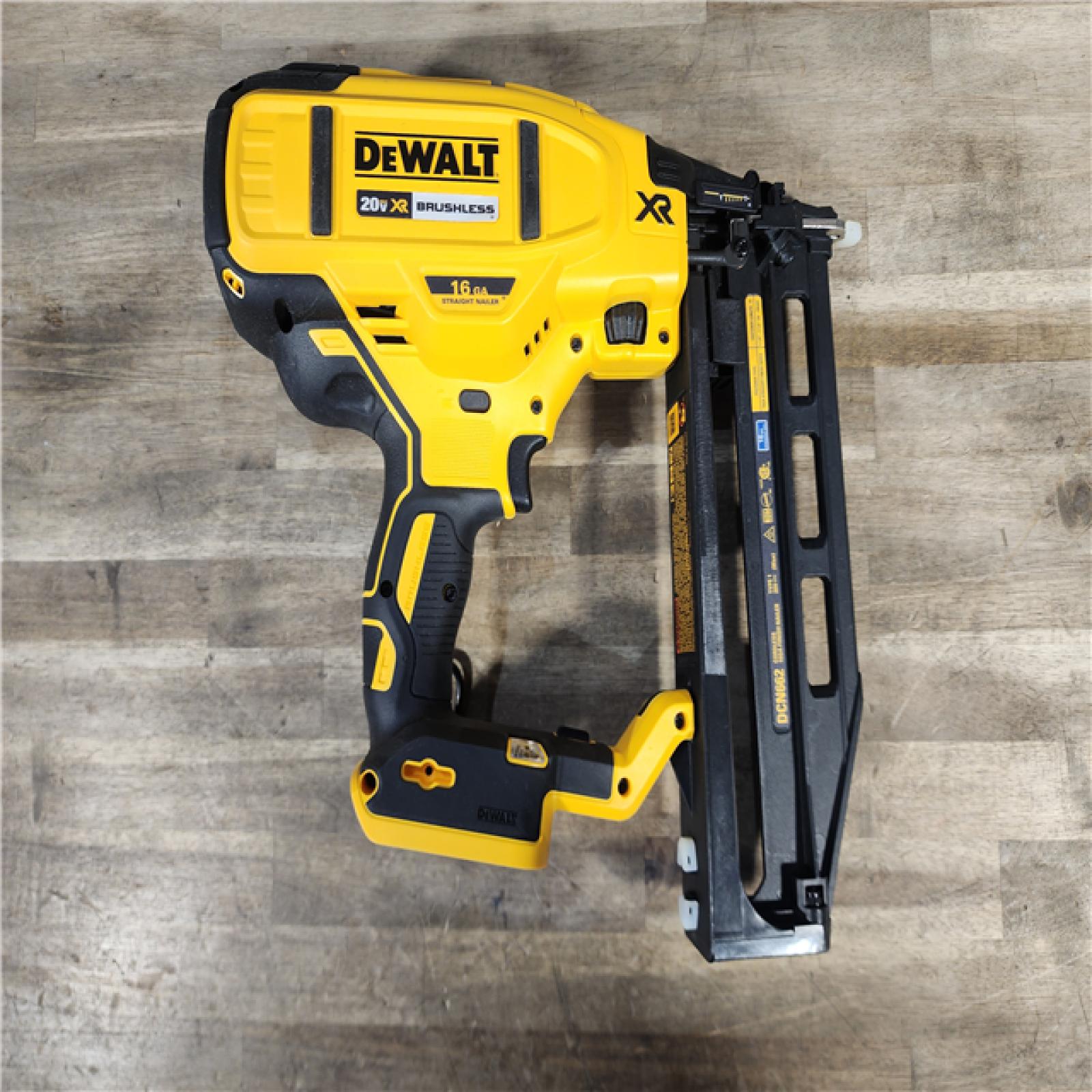 HOUSTON LOCATION - AS-IS DEWALT 20V MAX XR 16-Gauge Lithium-Ion Cordless Finish Nailer (Tool Only)