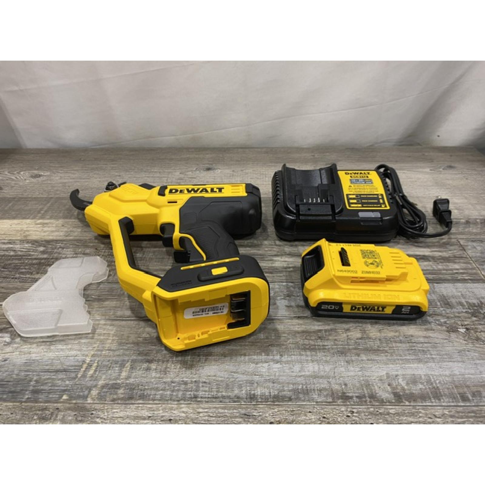 AS-IS DEWALT 20V MAX Cordless Battery Powered Pruner Kit