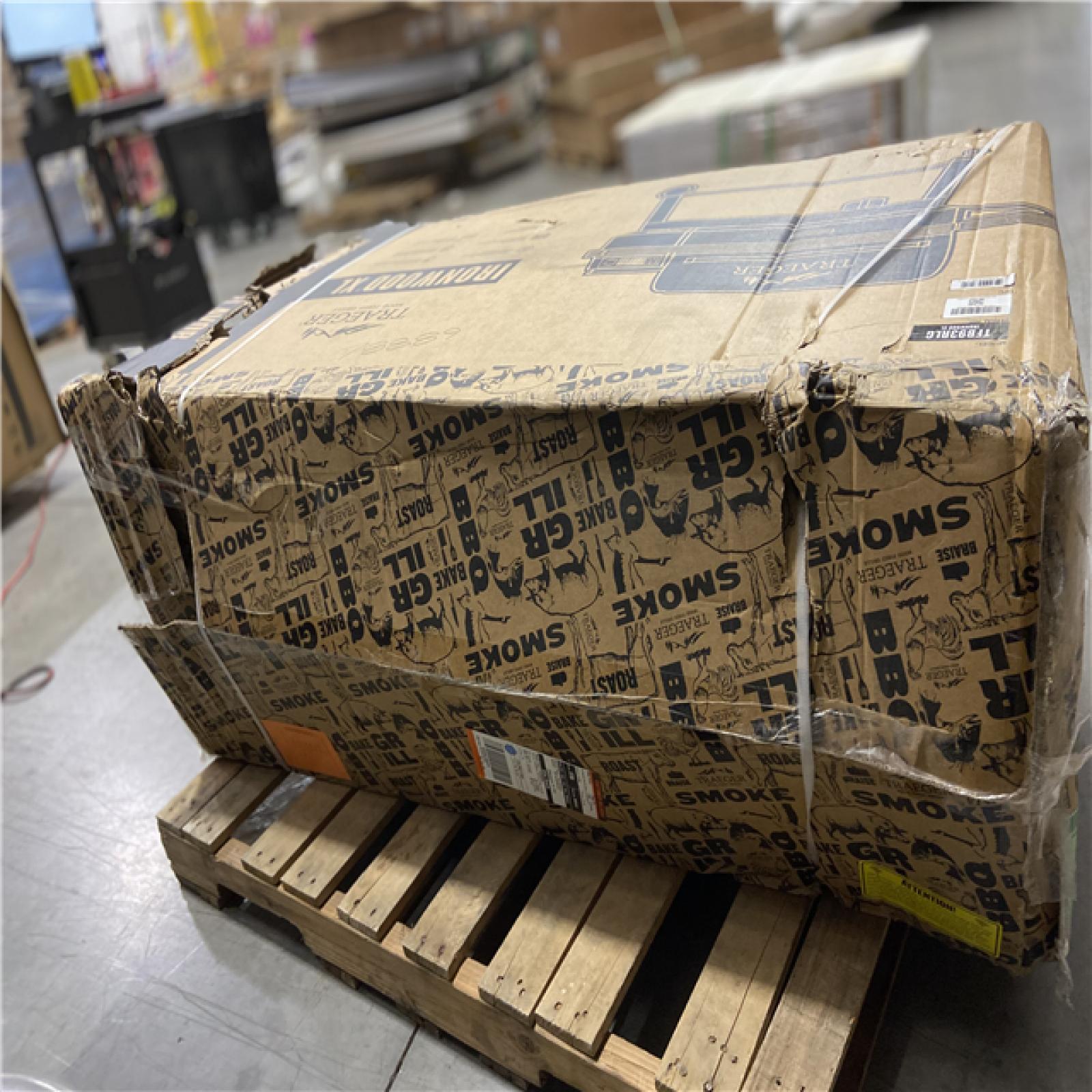 DALLAS LOCATION - Traeger Ironwood XL Wi-Fi Pellet Grill and Smoker in Black