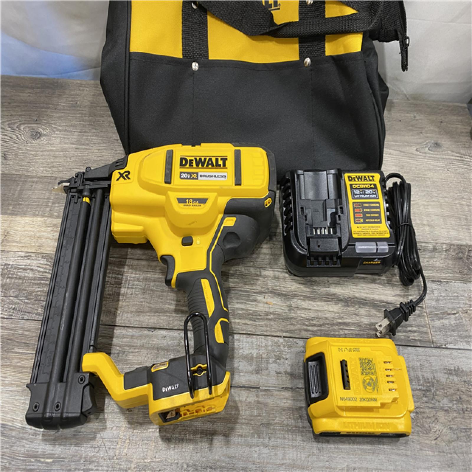 AS-IS DEWALT 20V MAX XR 18 Gauge Brad Nailer Kit