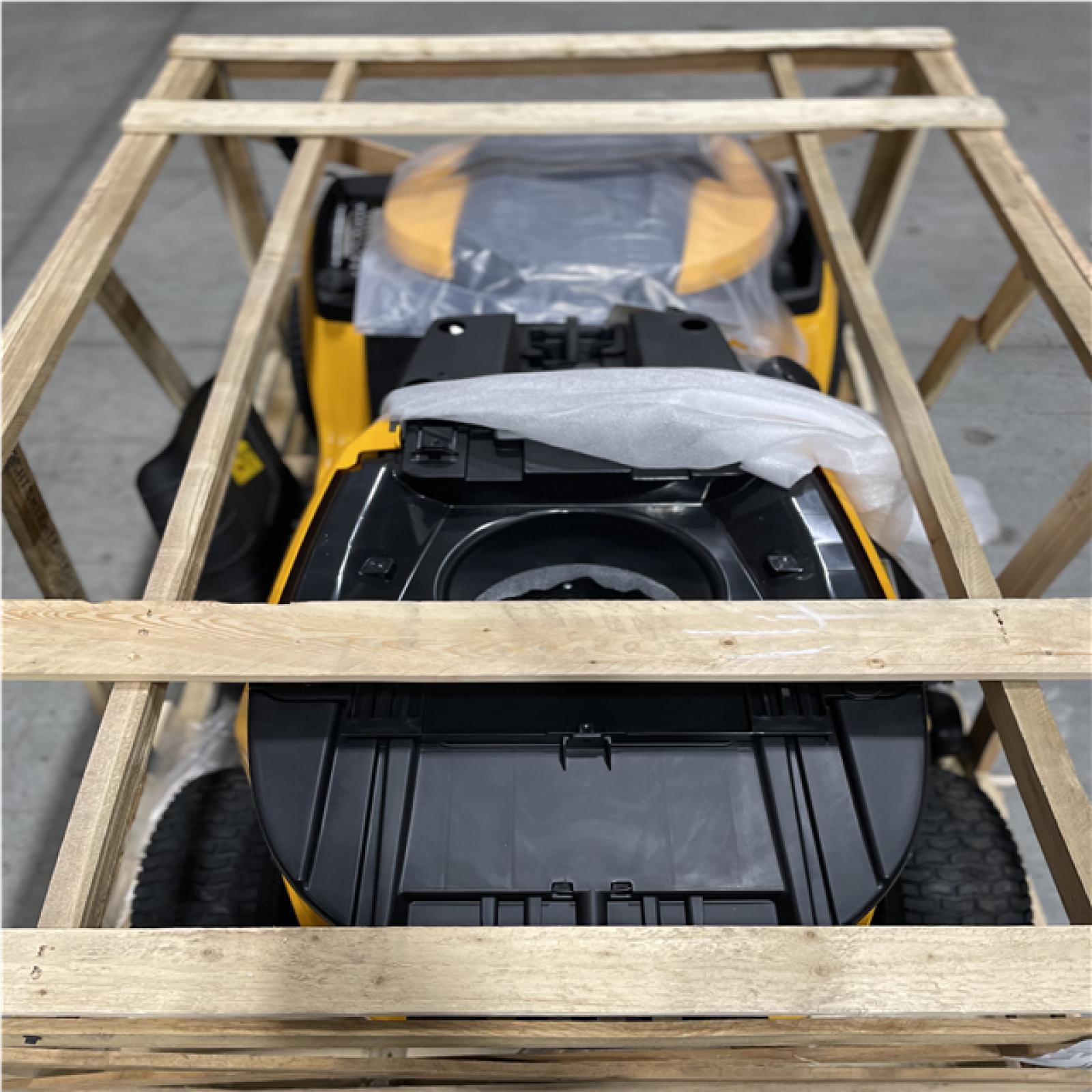 DALLAS LOCATION- CUB CADET XT1 Enduro LT 42 in. 547cc Mower