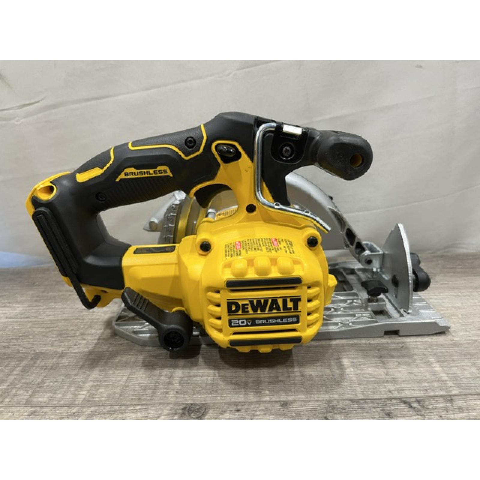AS-IS DEWALT 20V MAX Cordless Brushless 6-1/2 in. Sidewinder Style Circular Saw (Tool Only)