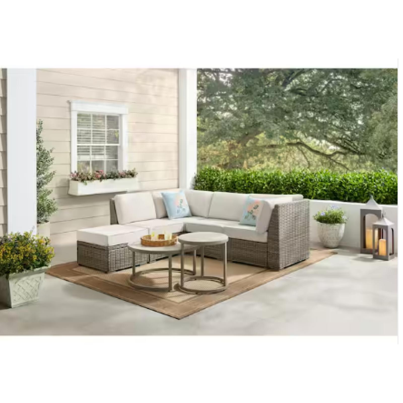 DALLAS LOCATION- HAMPTON BAY Holly Cove 7-Piece Wicker Outdoor Sectional Set