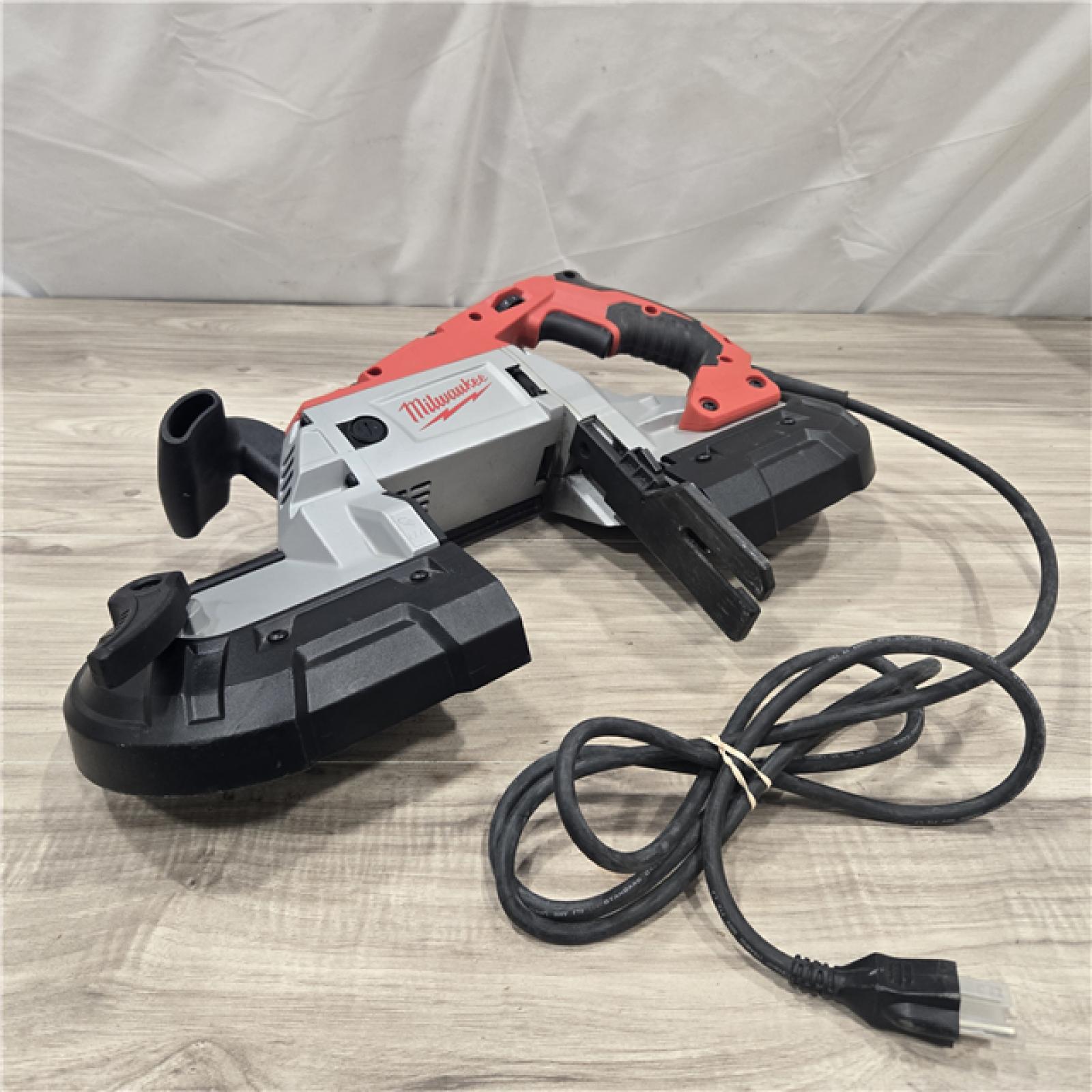 AS-IS Milwaukee 6232-21 - 120V 11.0A Corded Variable Speed Band Saw