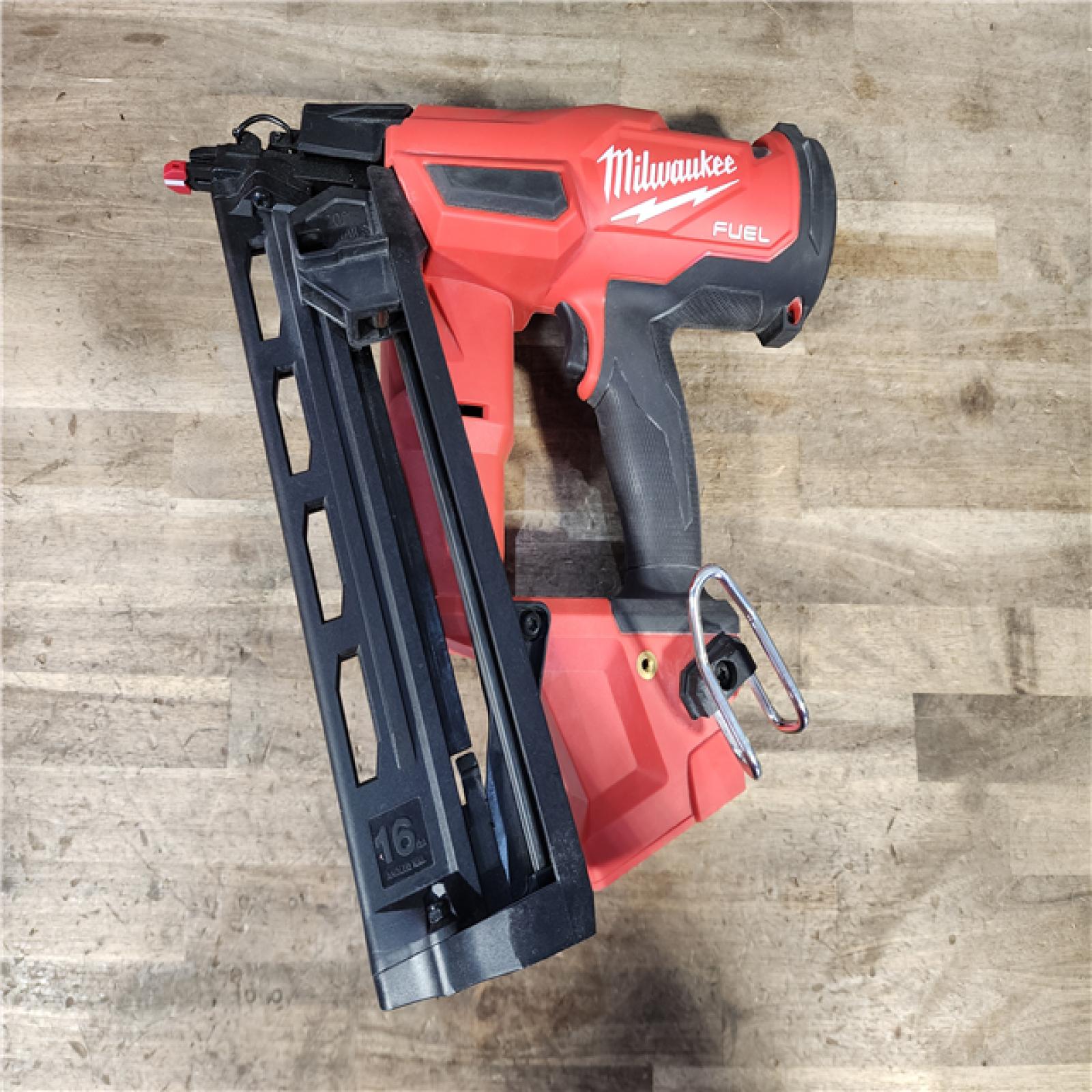 HOUSTON LOCATION - AS-IS Milwaukee 2841-20 18V Cordless Gen II 16 Gauge Angled Finish Nailer (Tool Only)
