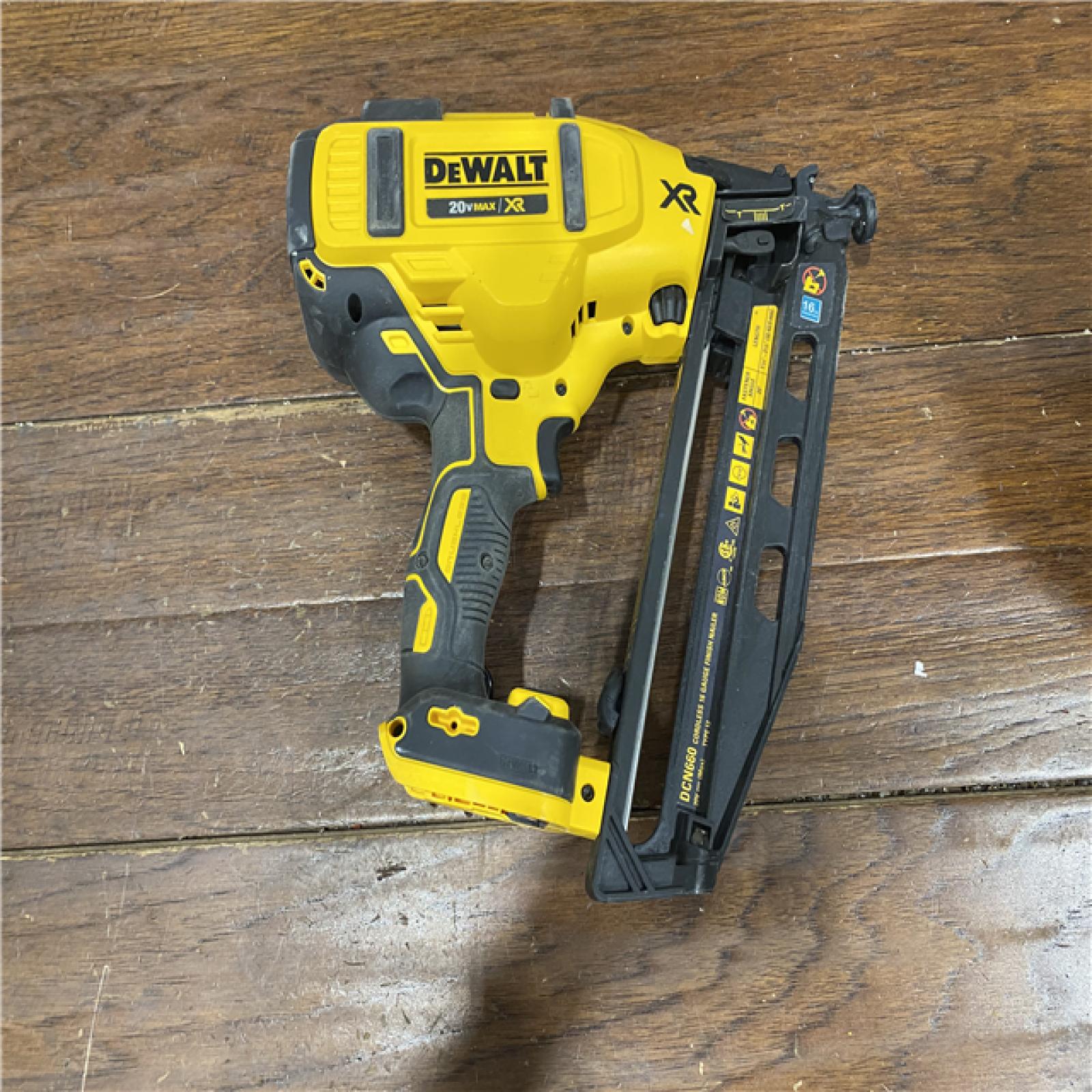 AS-IS DeWalt DCN660D1 20V 16 Gauge Cordless Angled Finish Nailer Kit W/ 2Ah Battery