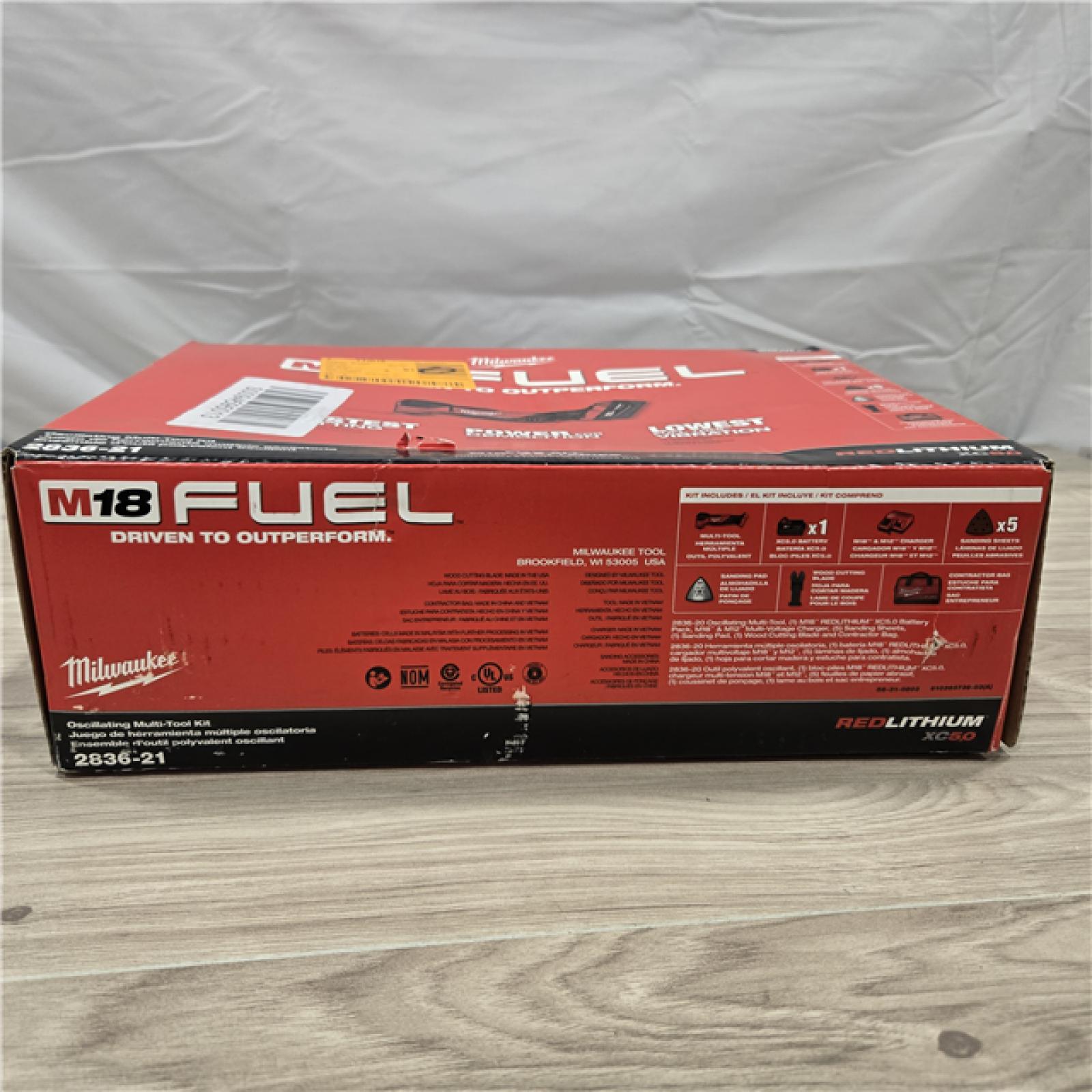 LIKE NEW! - Milwaukee 18V M18 FUEL Cordless Oscillating Multi-Tool Kit