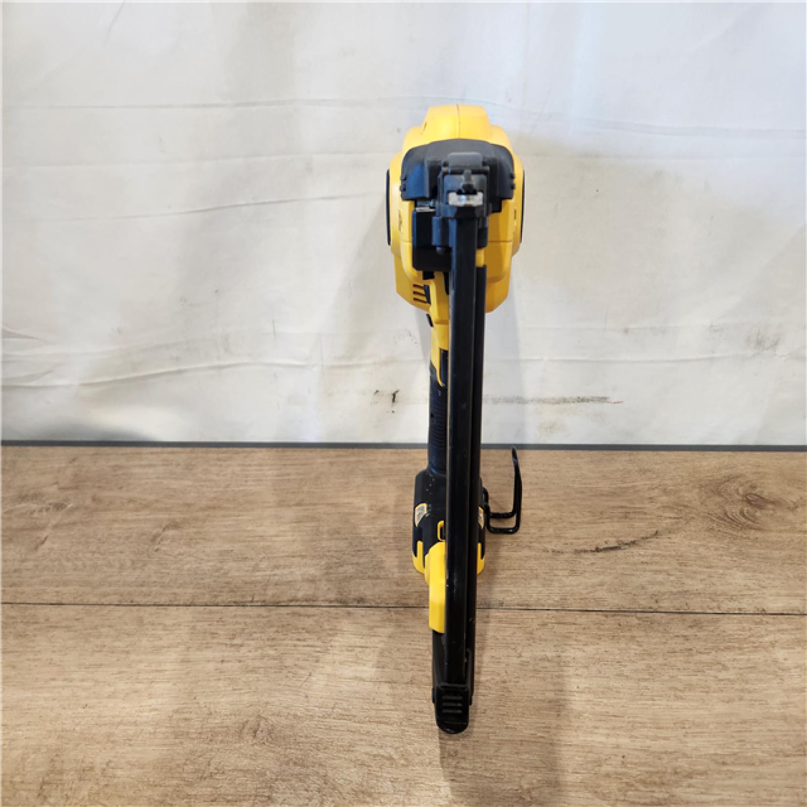 AS-IS- DeWalt 20V MAX XR Lithium-Ion Cordless 18-Gauge Brad Nailer (Tool Only)