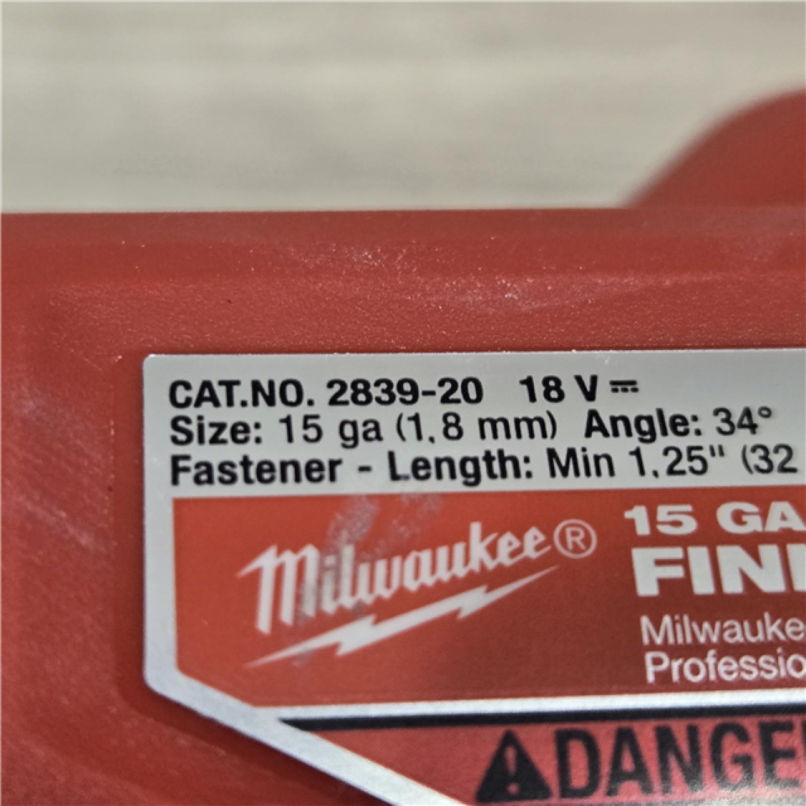 AS-IS Milwaukee 2839-20 M18 FUEL 15 Ga. 18V Angled Finish Nailer (TOOL ONLY)