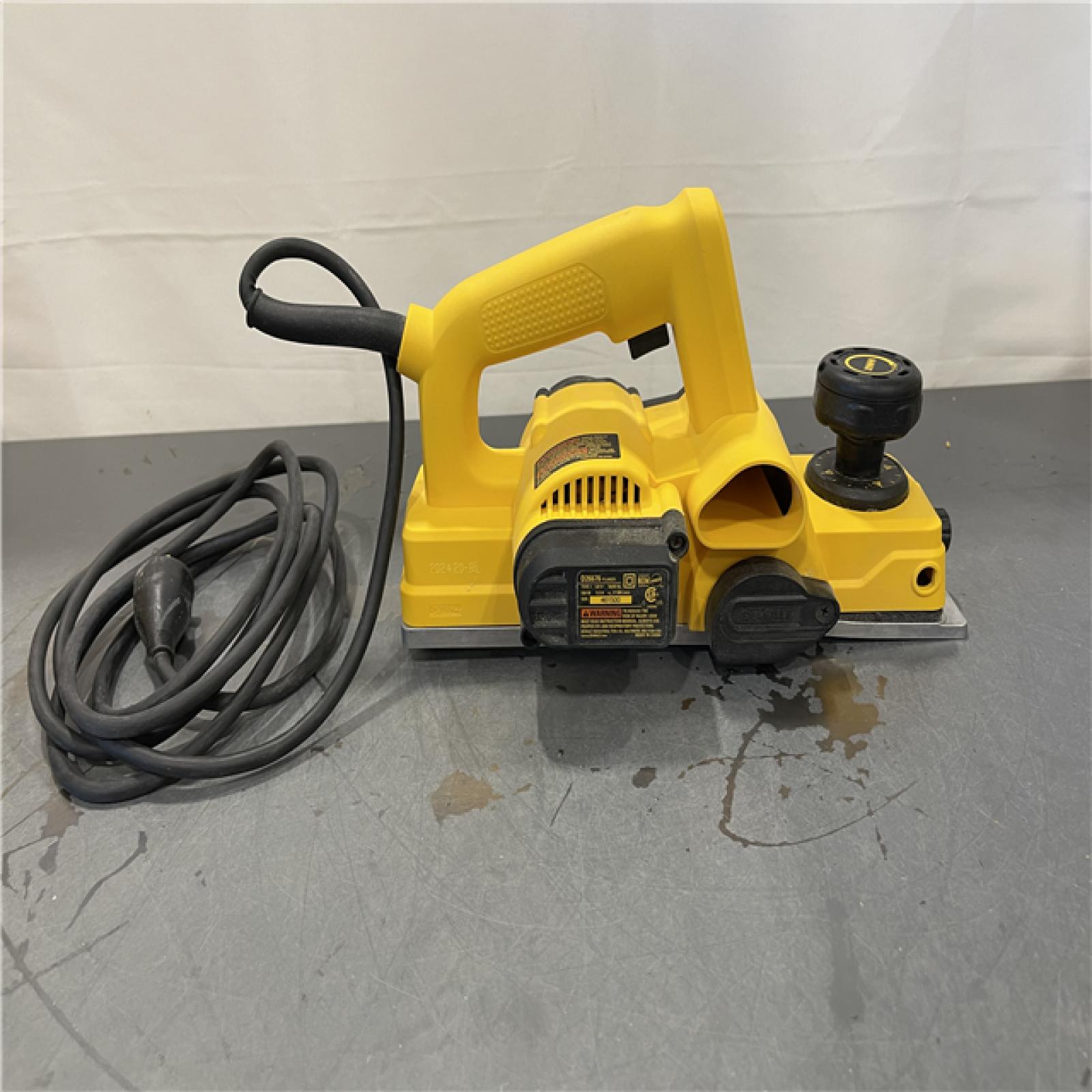 AS-IS - DEWALT 5.5 Amp 3-1/4 in. Portable Corded Hand Planer