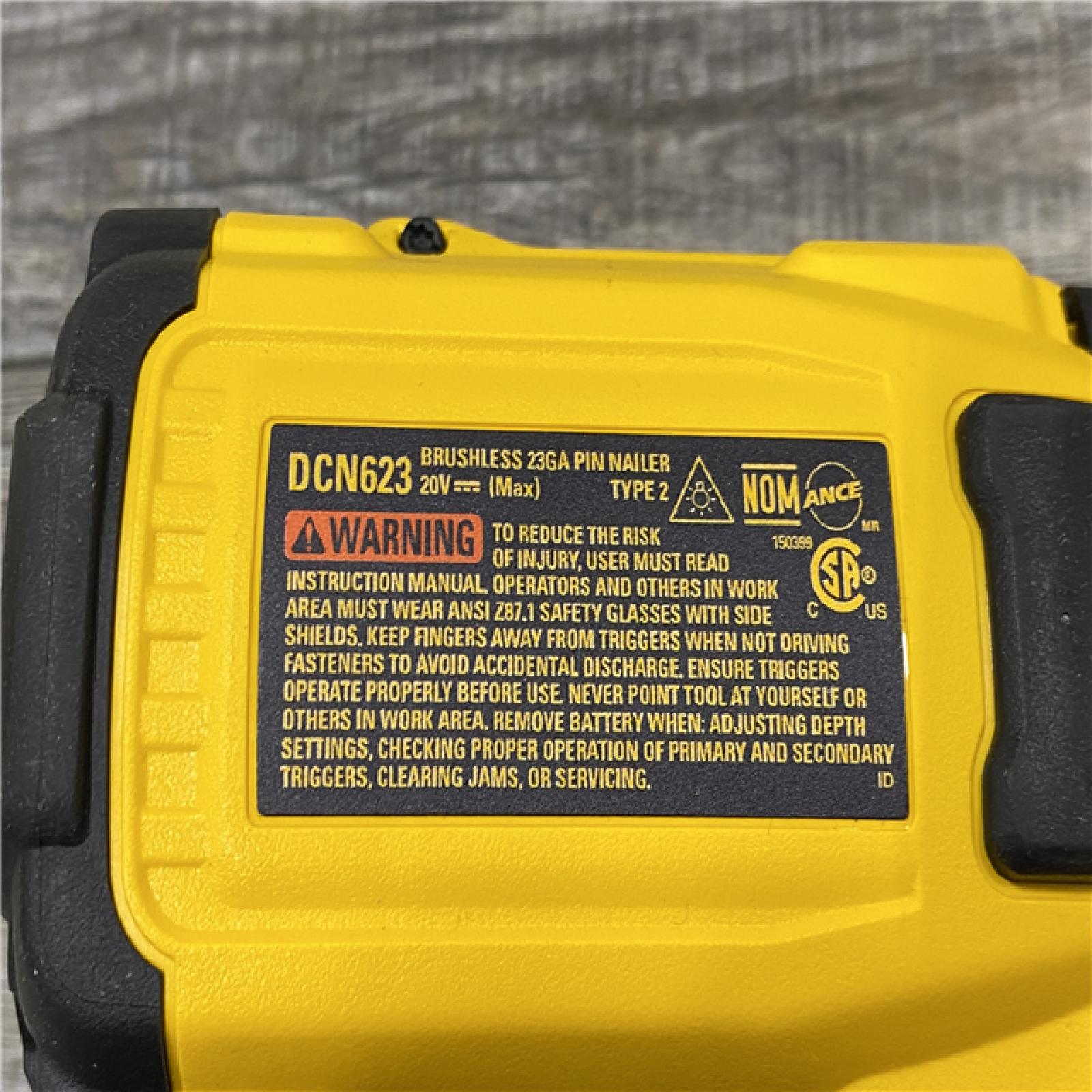 AS-IS DEWALT ATOMIC 20V MAX Lithium Ion Cordless 23 Gauge Pin Nailer Kit