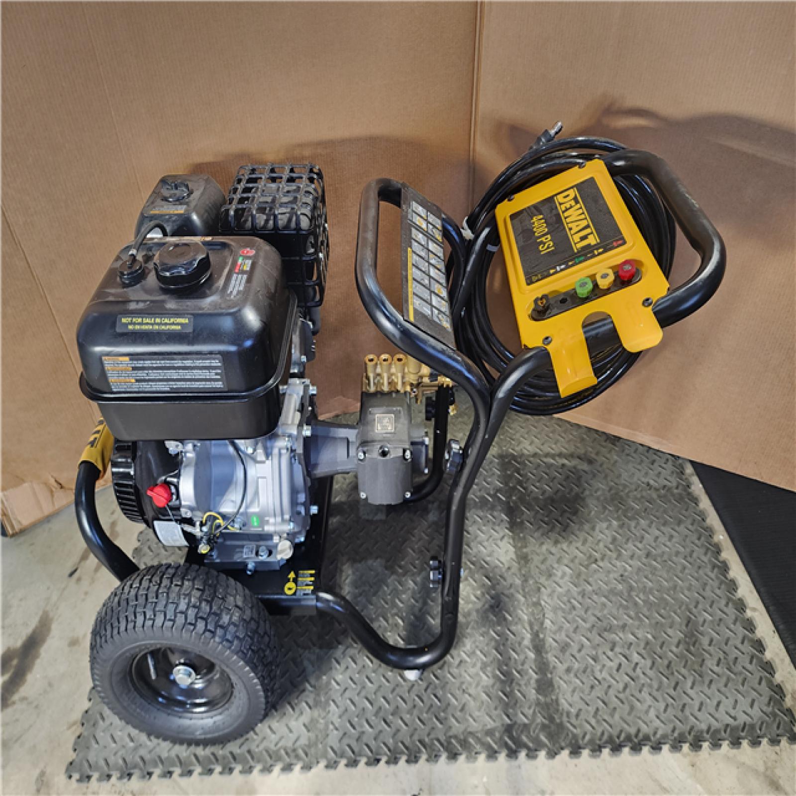 HOUSTON LOCATION - AS-IS DEWALT 4400 PSI 4.0 GPM Cold Water Gas Pressure Washer