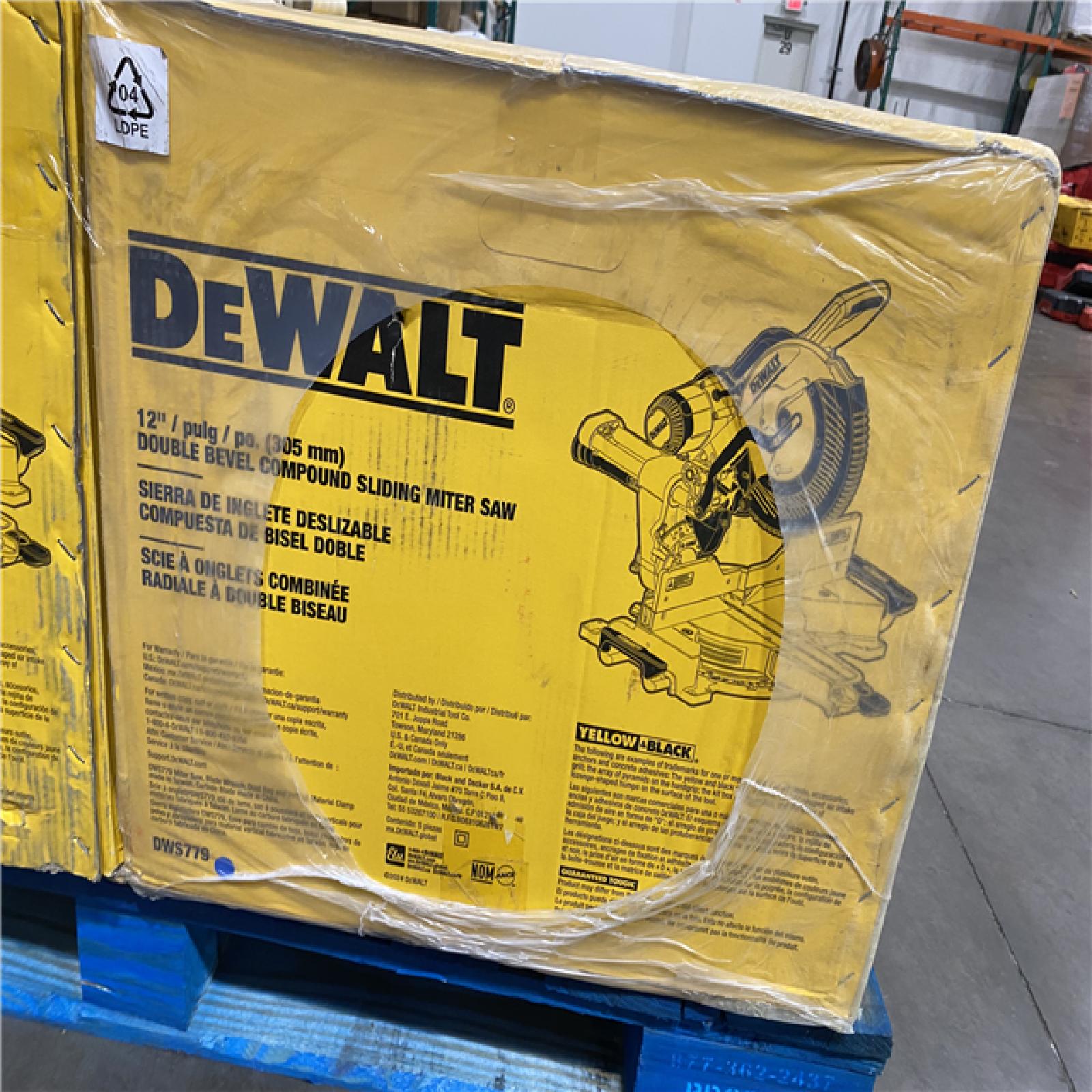 Dallas Location -NEW- DEWALT 15 Amp Corded 12 in. Double Bevel Sliding Compound Miter Saw