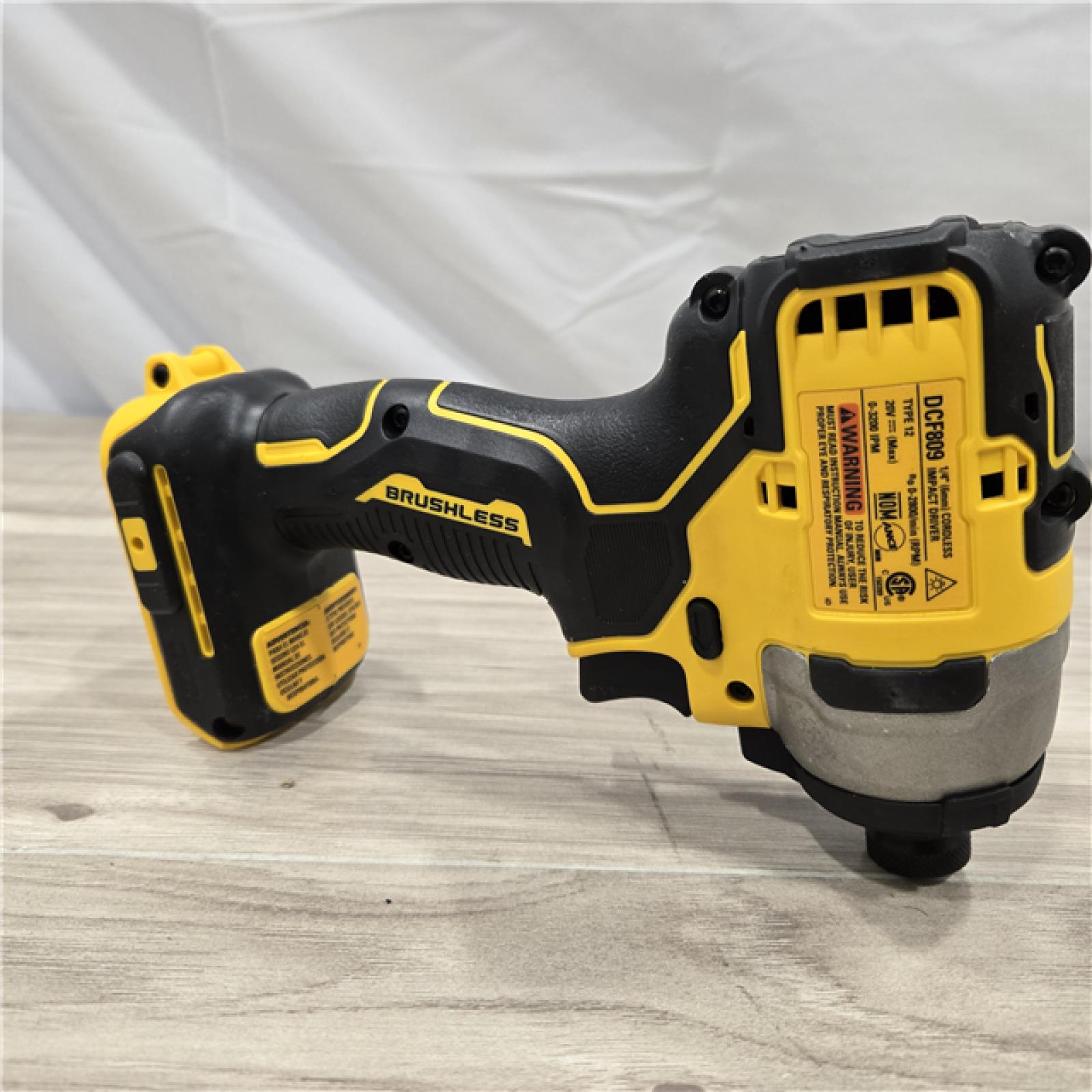 LIKE NEW! - Dewalt DCK225D2 20V MAX ATOMIC Cordless Drill Driver and Impact Driver Combo Kit