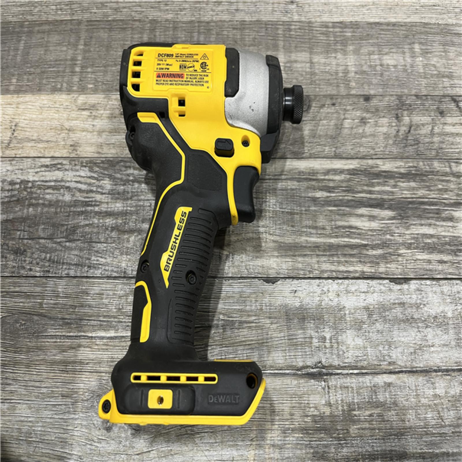 AS-IS DEWALT Atomic 20V Max Lithium-Ion Brushless Cordless Compact 1/4 in. Impact Driver Kit