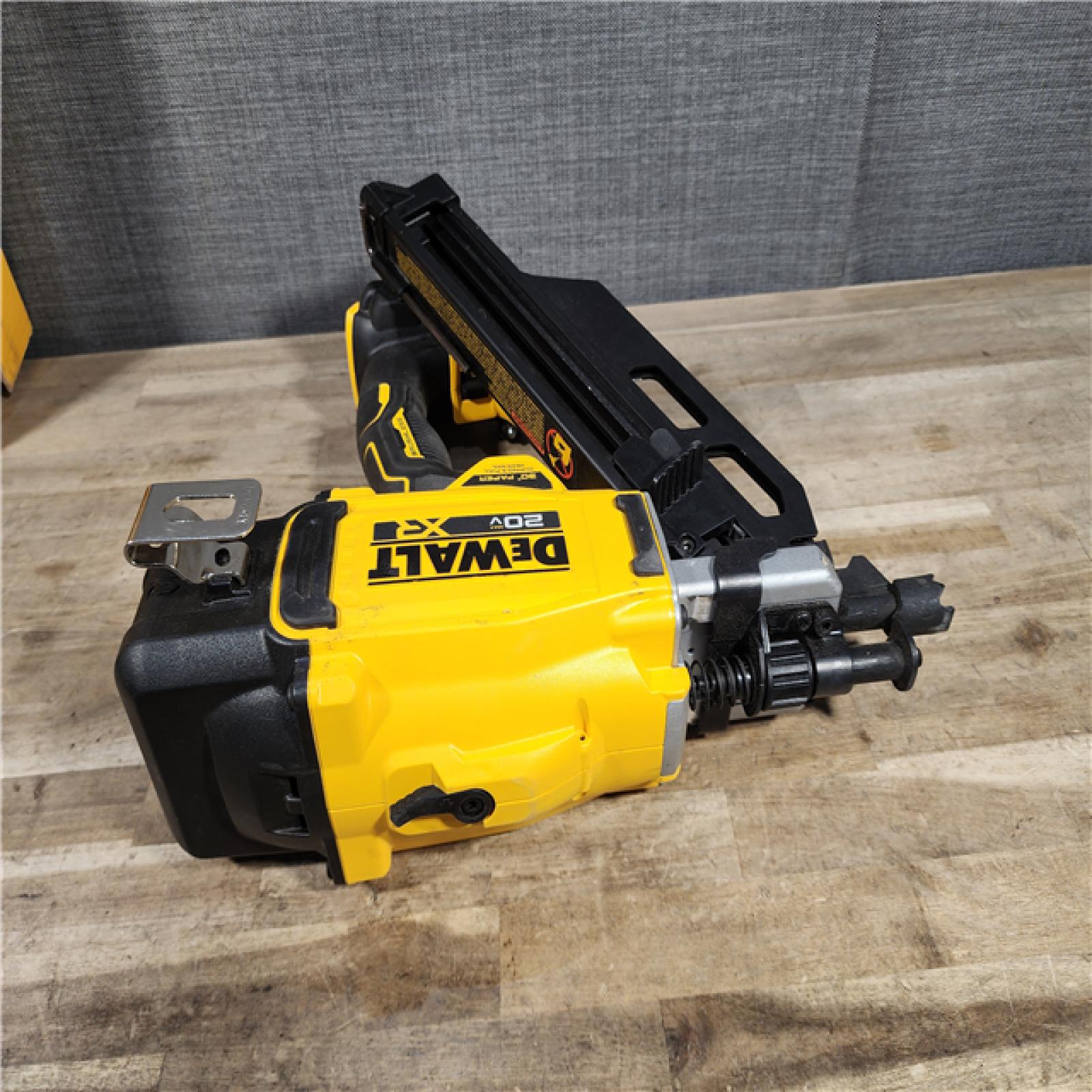 HOUSTON LOCATION - AS-IS DEWALT 20V 30 Degree Cordless Framing Nailer (Tool-Only)
