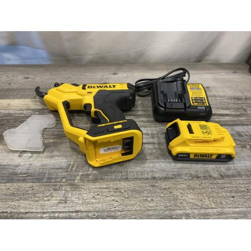 AS-IS DEWALT 20V MAX Cordless Battery Powered Pruner Kit