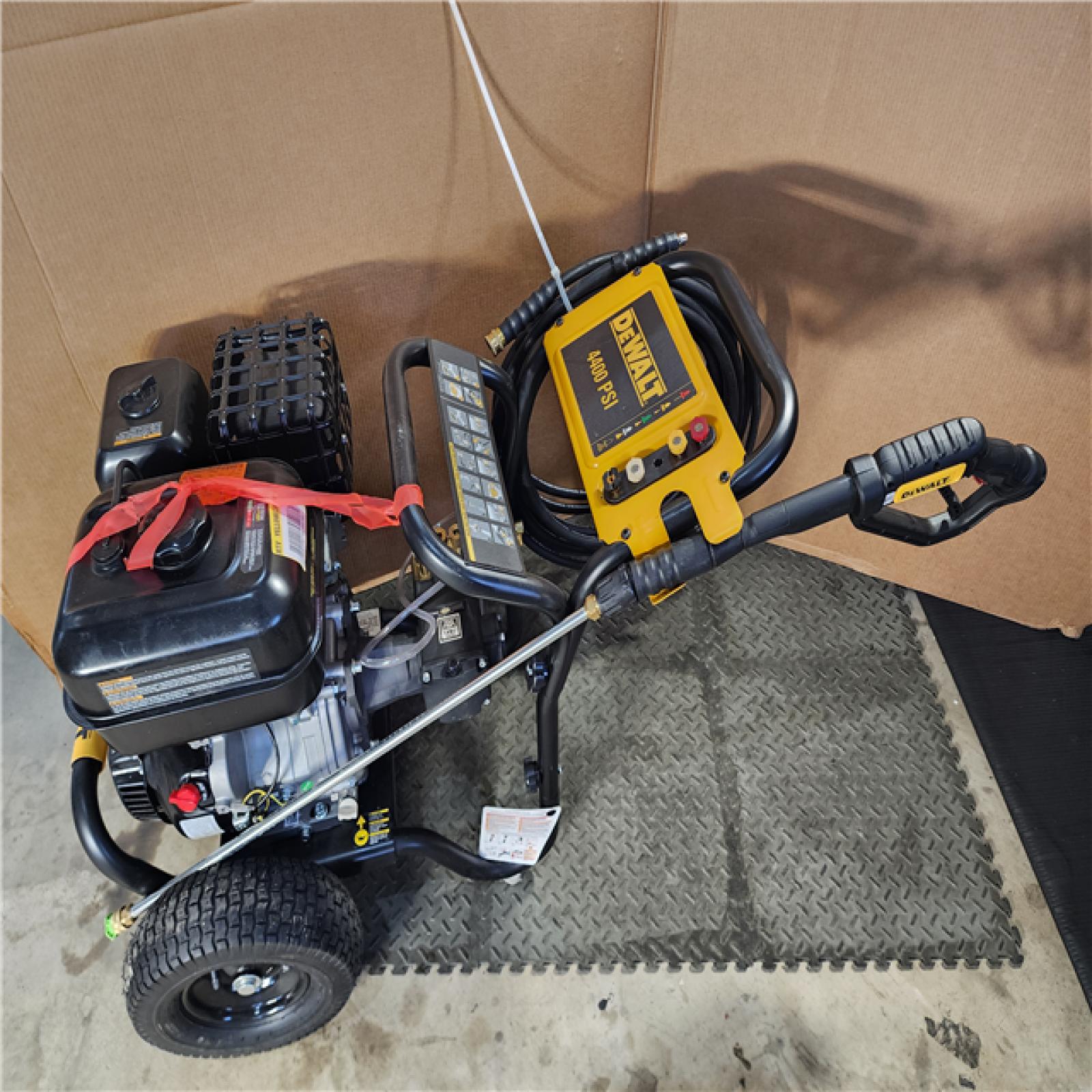 HOUSTON LOCATION - AS-IS DEWALT 4400 PSI 4.0 GPM Cold Water Gas Pressure Washer