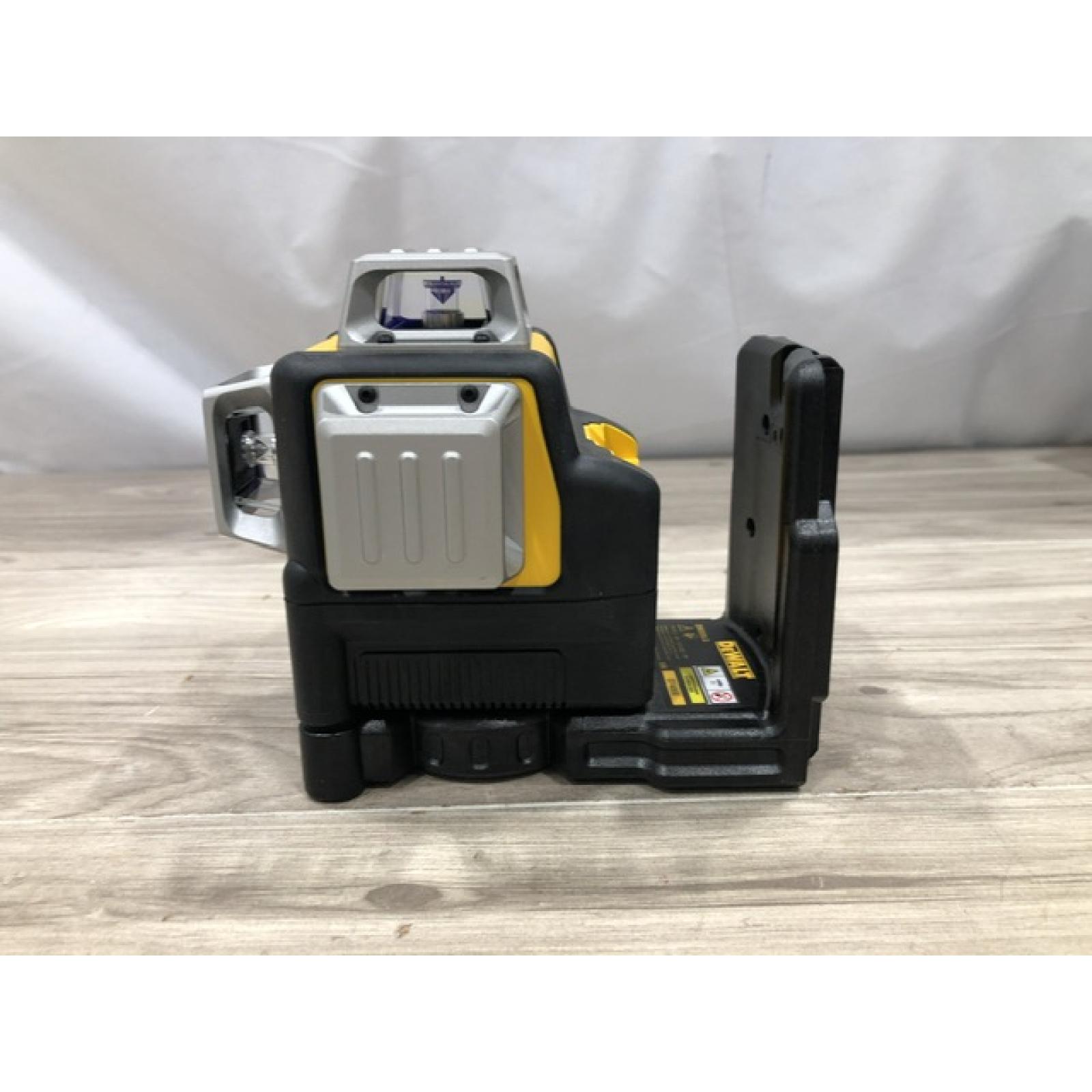 AS-IS DeWalt 12V MAX Lithium-Ion 100 Ft. Green Self-Leveling 3-Beam 360 Degree Laser Level Kit