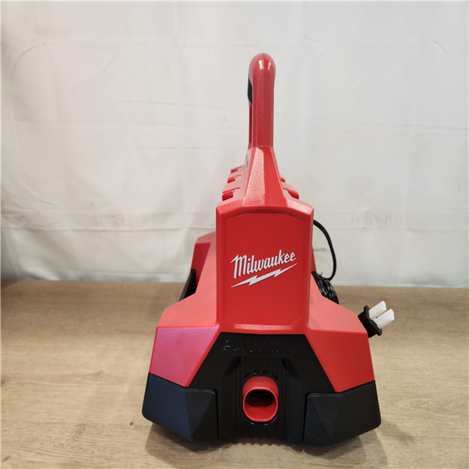 AS-IS- Milwaukee 18-Volt Lithium-Ion Battery Pack (2) 5.0Ah and High Output Battery Pack (2) 6.0Ah with PACKOUT 6-Port Rapid Charger