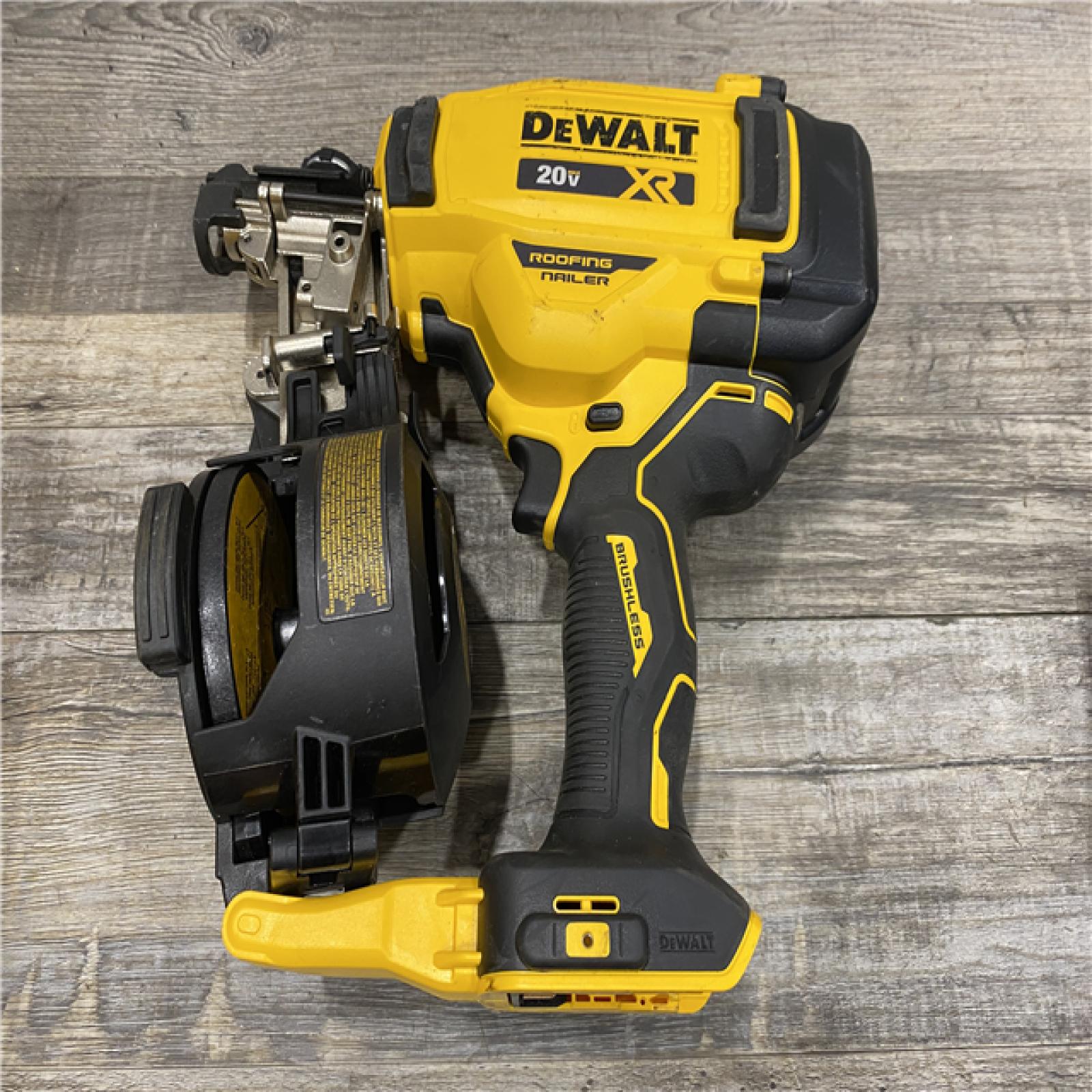 AS-IS DEWALT 20V MAX Lithium-Ion 15-Degree Electric Cordless Roofing Nailer Kit
