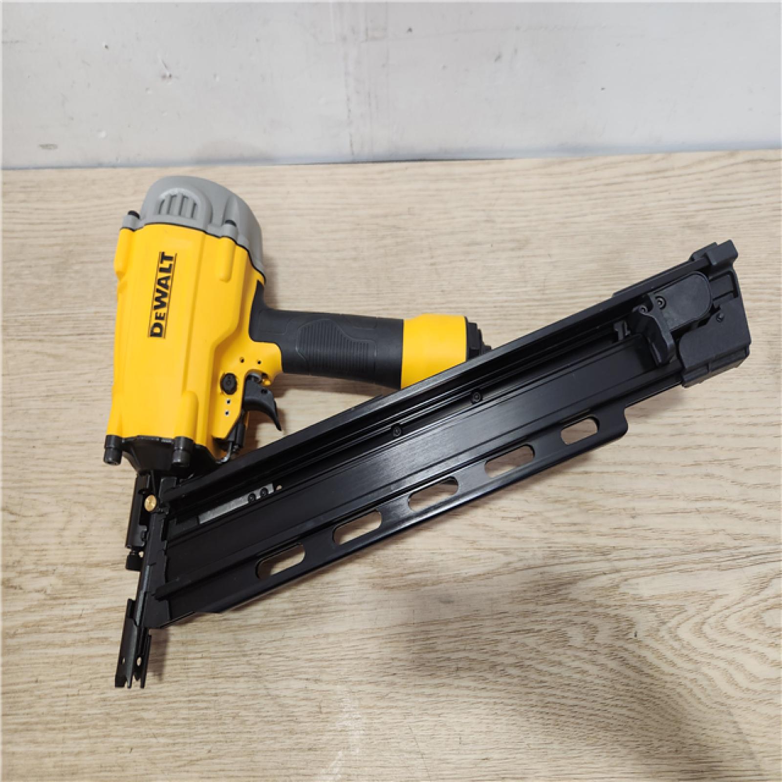 Phoenix Location DEWALT Pneumatic 21Degree Collated Corded Framing Nailer