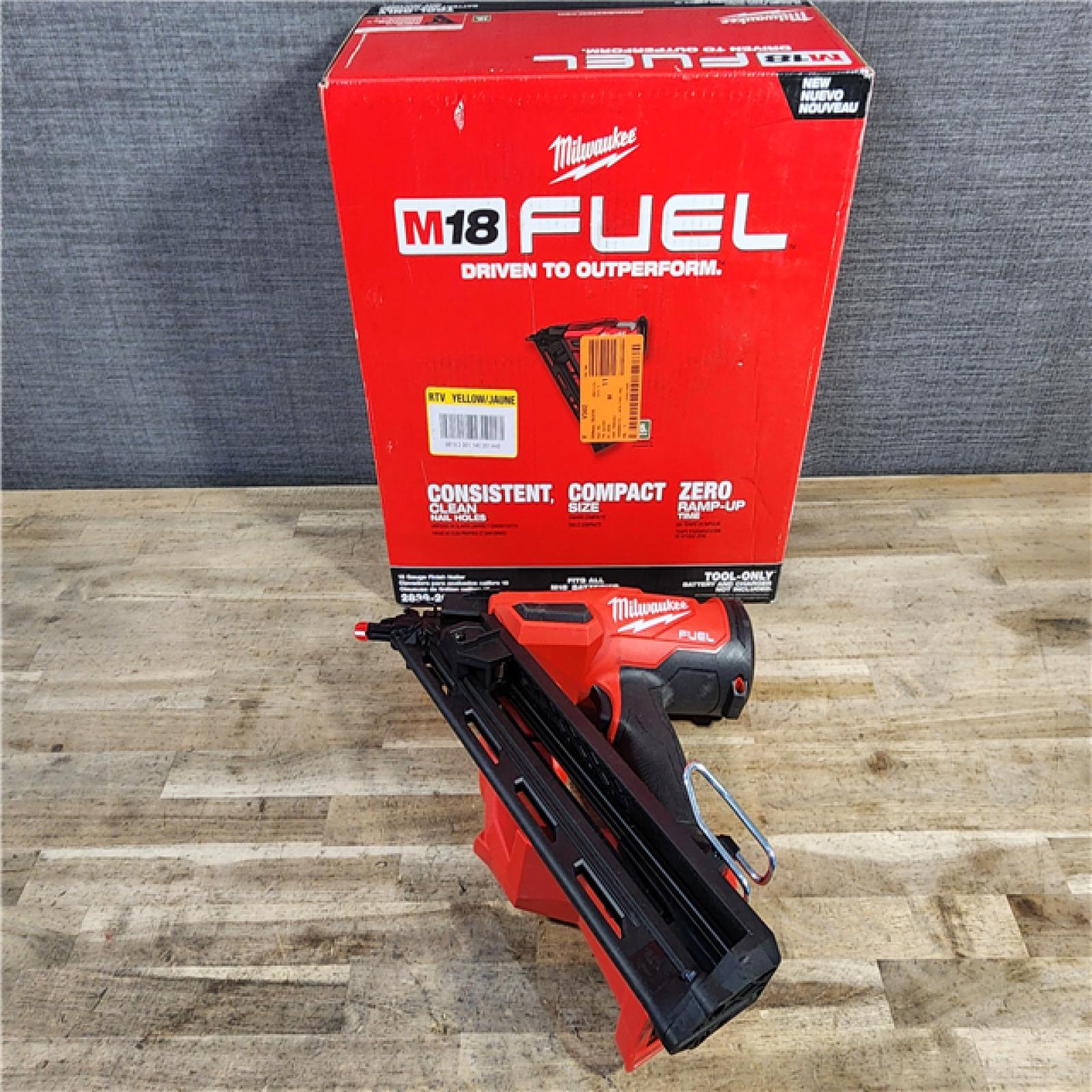 HOUSTON LOCATION - AS-IS (APPEARS LIKE NEW) Milwaukee 2839-20 M18 FUEL 15 Ga. 18 Volt Brushless Angled Finish Nailer (TOOL ONLY)