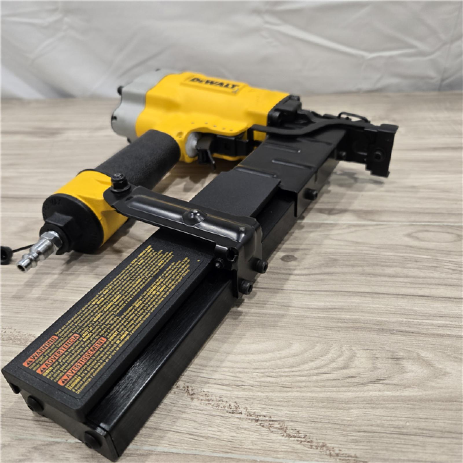 GOOD! - DeWalt 16 Gauge 1 Crown 2 Lathing Stapler