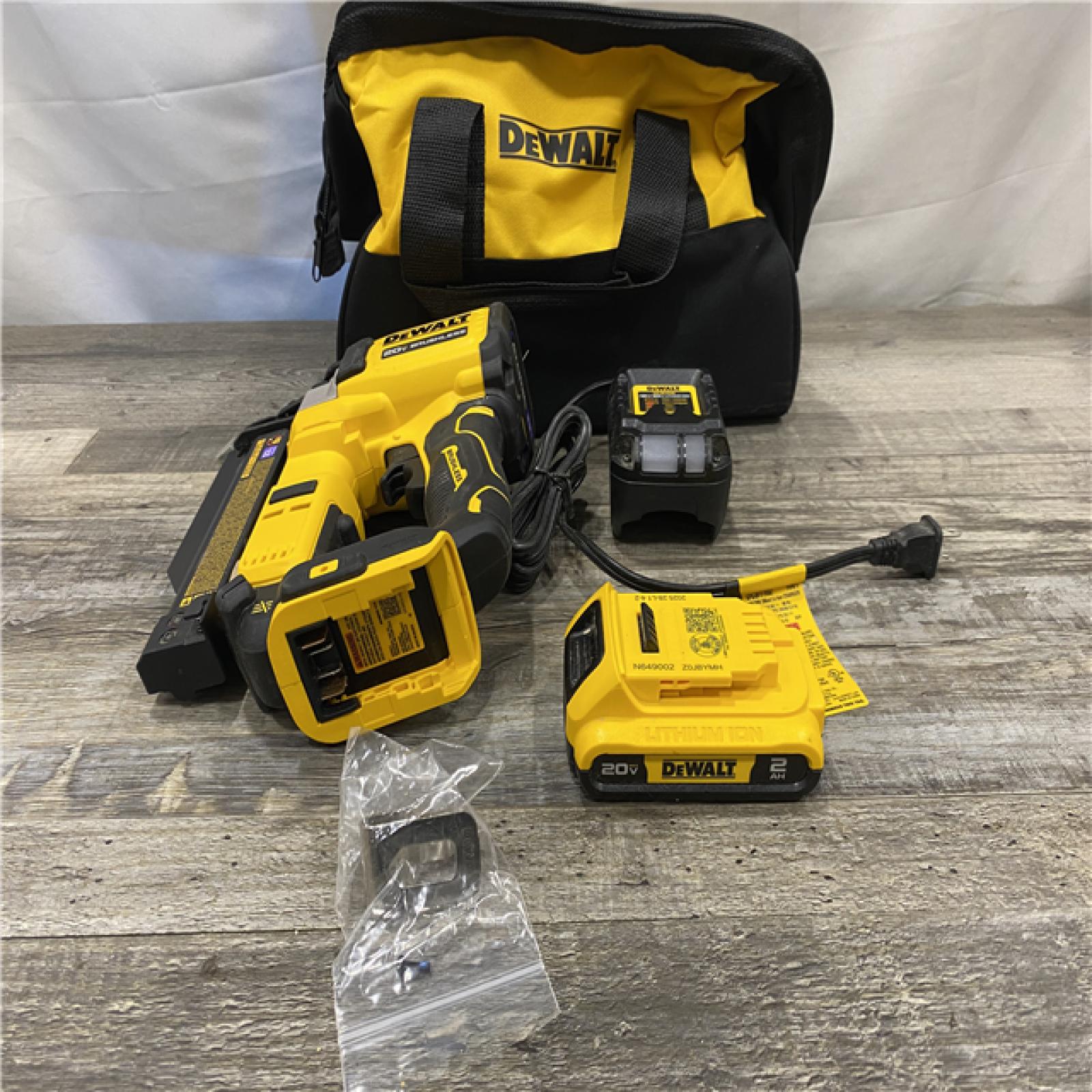 AS-IS DEWALT ATOMIC 20V MAX Lithium Ion Cordless 23 Gauge Pin Nailer Kit